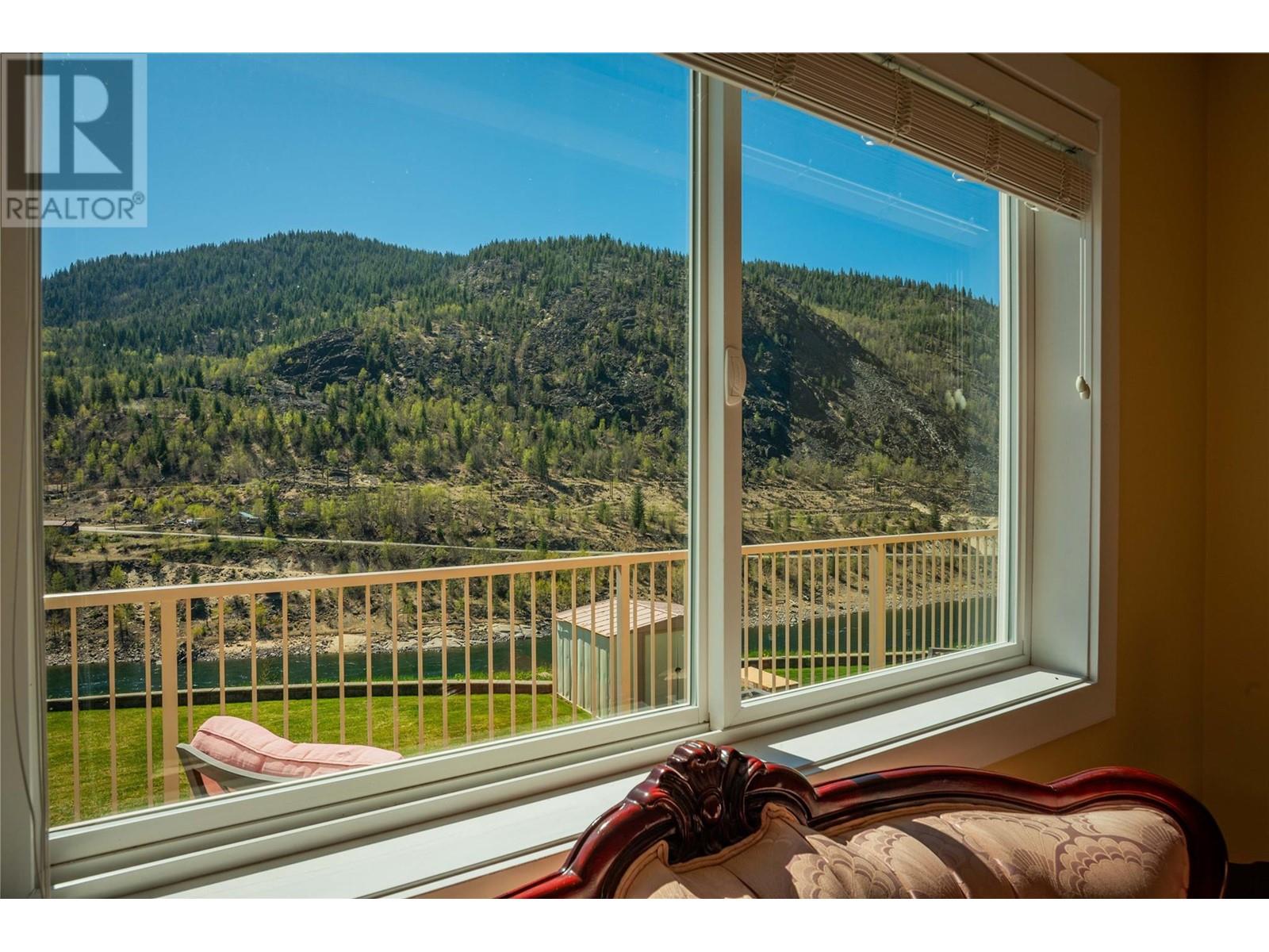 1214 Heather Place, Trail, British Columbia  V1R 4Y2 - Photo 47 - 10344264