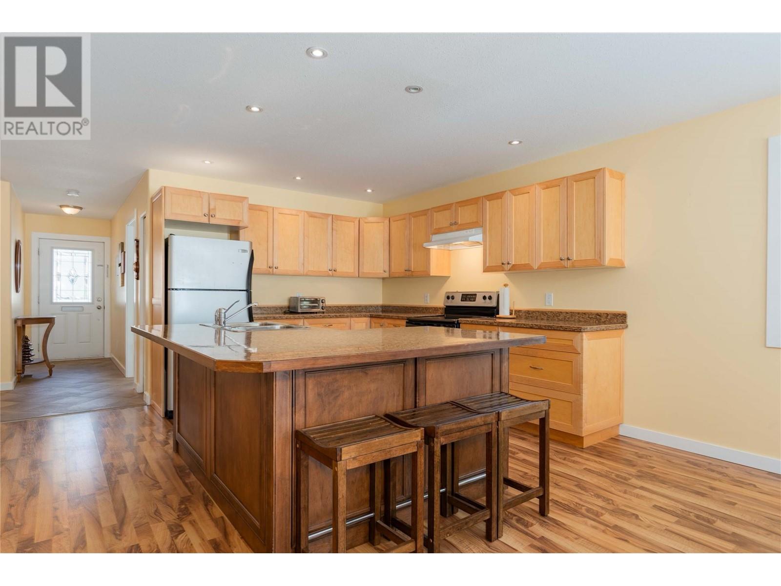 1214 Heather Place, Trail, British Columbia  V1R 4Y2 - Photo 5 - 10344264