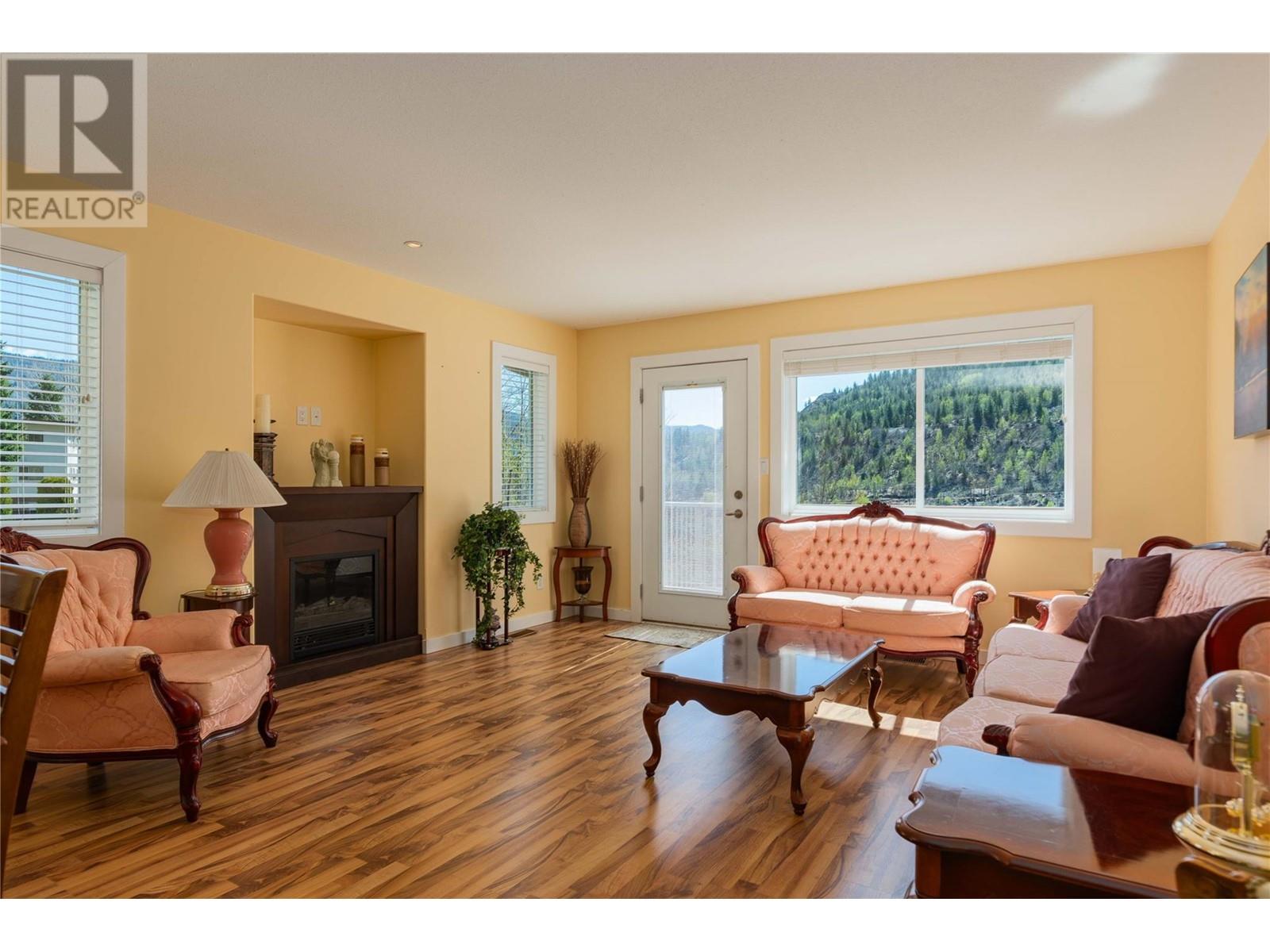 1214 Heather Place, Trail, British Columbia  V1R 4Y2 - Photo 7 - 10344264