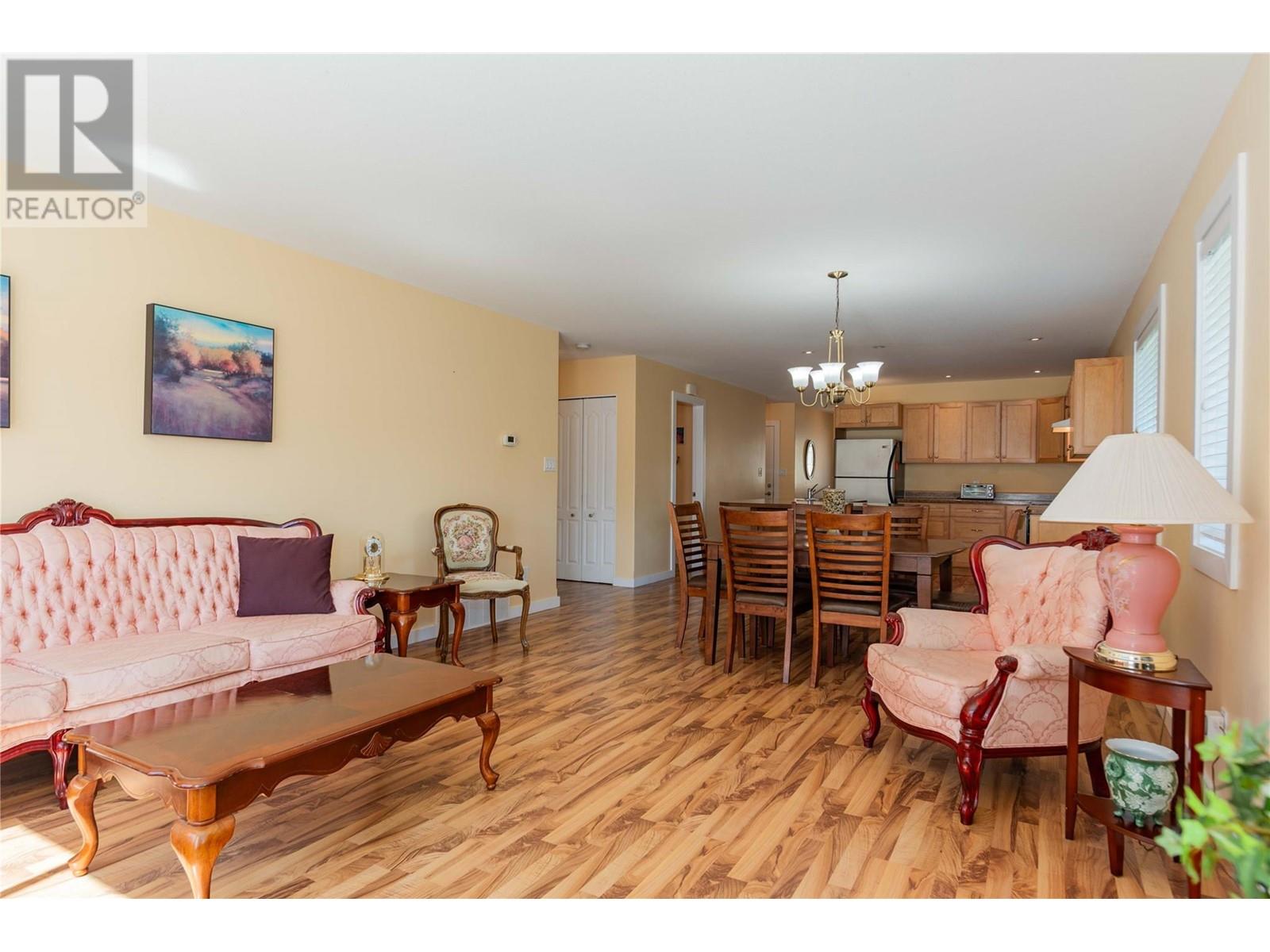 1214 Heather Place, Trail, British Columbia  V1R 4Y2 - Photo 8 - 10344264