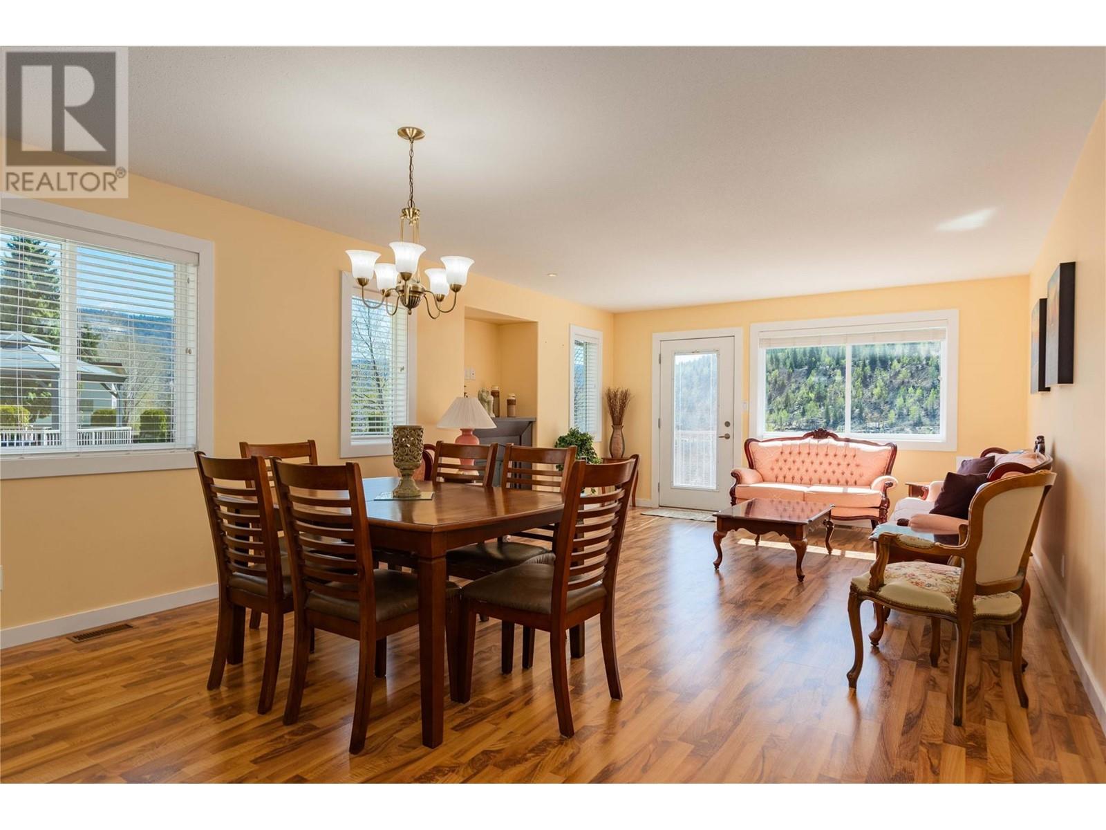 1214 Heather Place, Trail, British Columbia  V1R 4Y2 - Photo 9 - 10344264