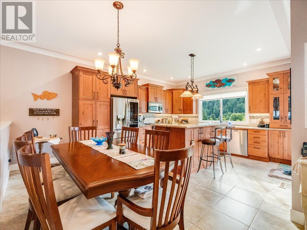 2310 Mcbride Street, Trail, British Columbia  V1R 4N8 - Photo 15 - 10344778