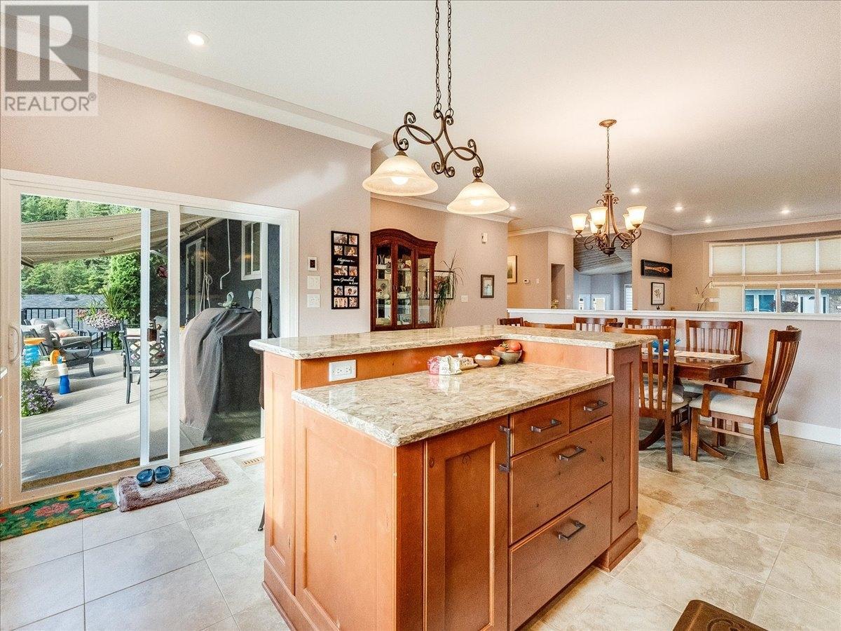 2310 Mcbride Street, Trail, British Columbia  V1R 4N8 - Photo 20 - 10344778