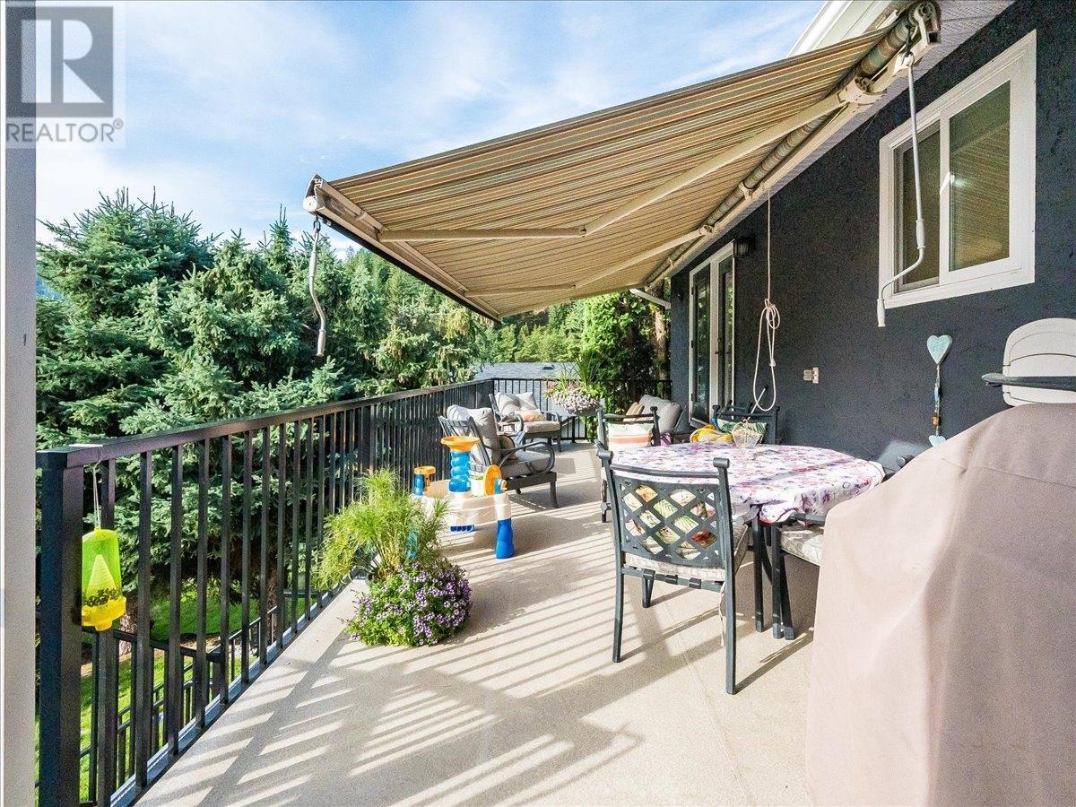 2310 Mcbride Street, Trail, British Columbia  V1R 4N8 - Photo 22 - 10344778