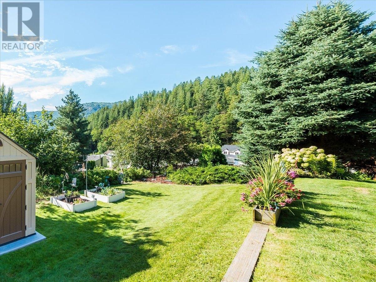 2310 Mcbride Street, Trail, British Columbia  V1R 4N8 - Photo 26 - 10344778