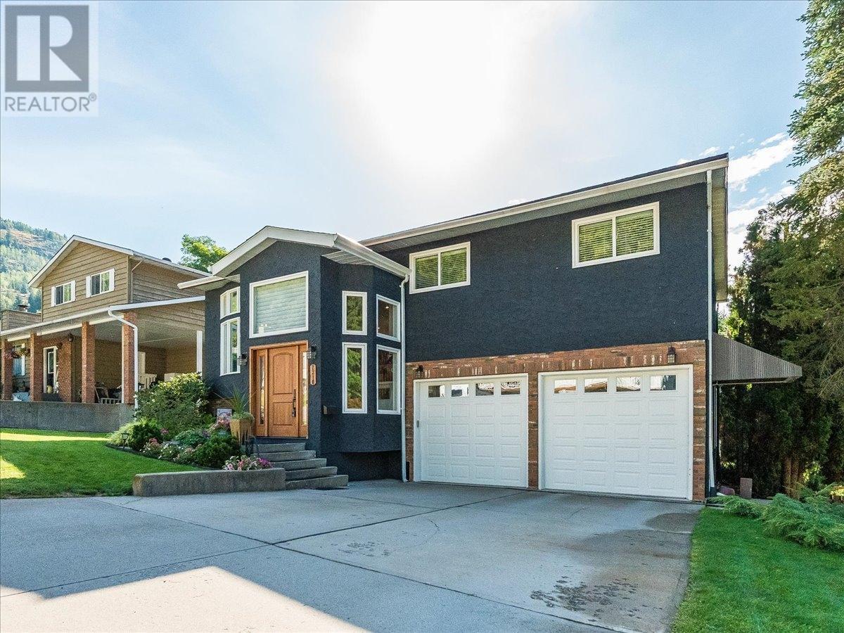 2310 Mcbride Street, Trail, British Columbia  V1R 4N8 - Photo 3 - 10344778