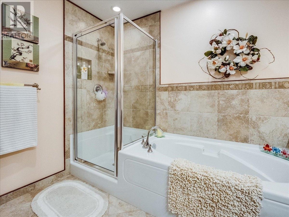 2310 Mcbride Street, Trail, British Columbia  V1R 4N8 - Photo 35 - 10344778
