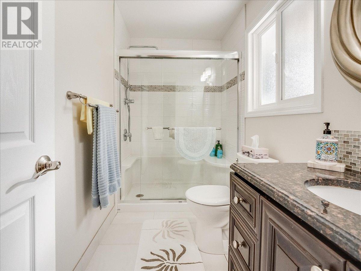 2310 Mcbride Street, Trail, British Columbia  V1R 4N8 - Photo 41 - 10344778