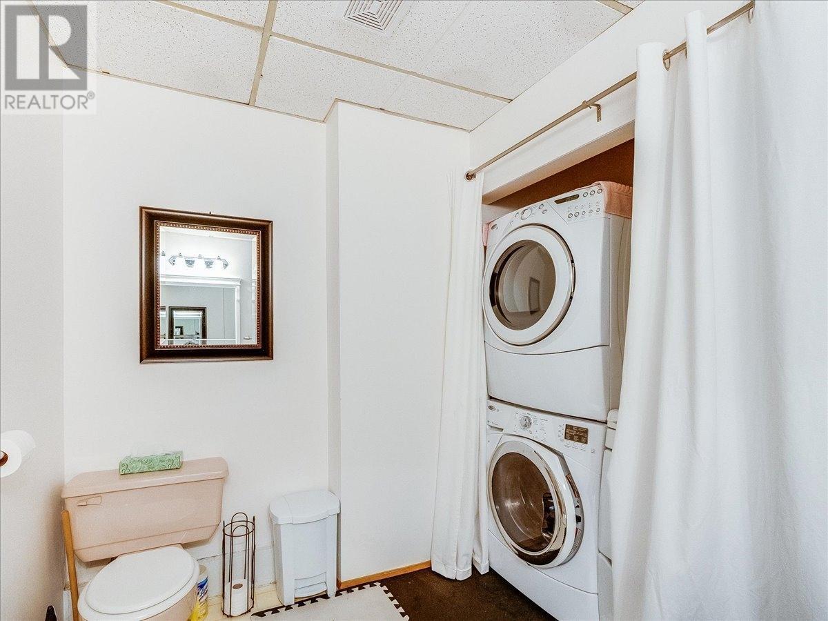 2310 Mcbride Street, Trail, British Columbia  V1R 4N8 - Photo 54 - 10344778