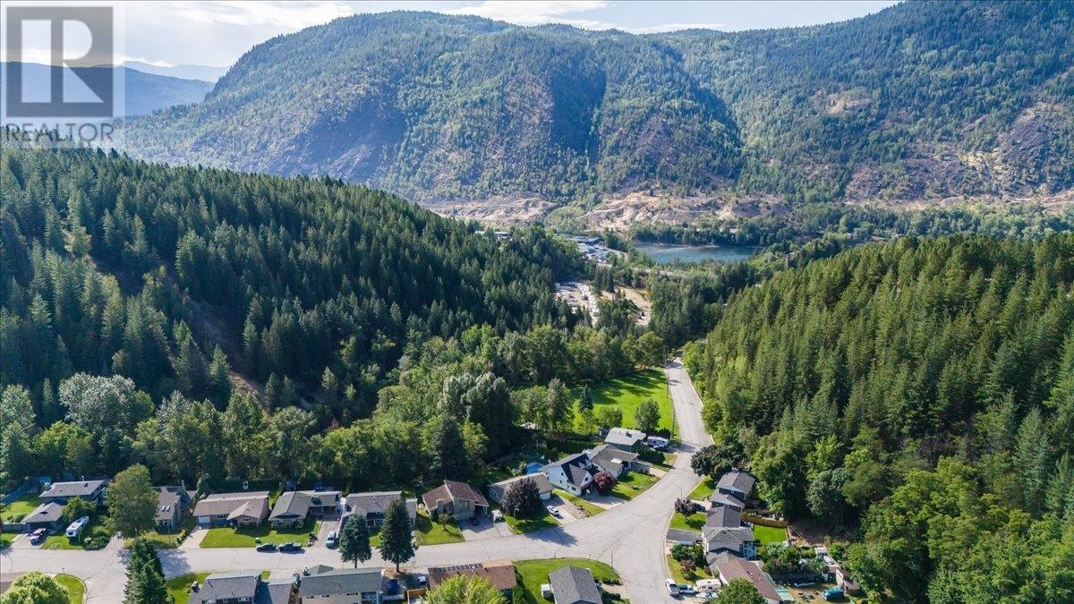 2310 Mcbride Street, Trail, British Columbia  V1R 4N8 - Photo 63 - 10344778