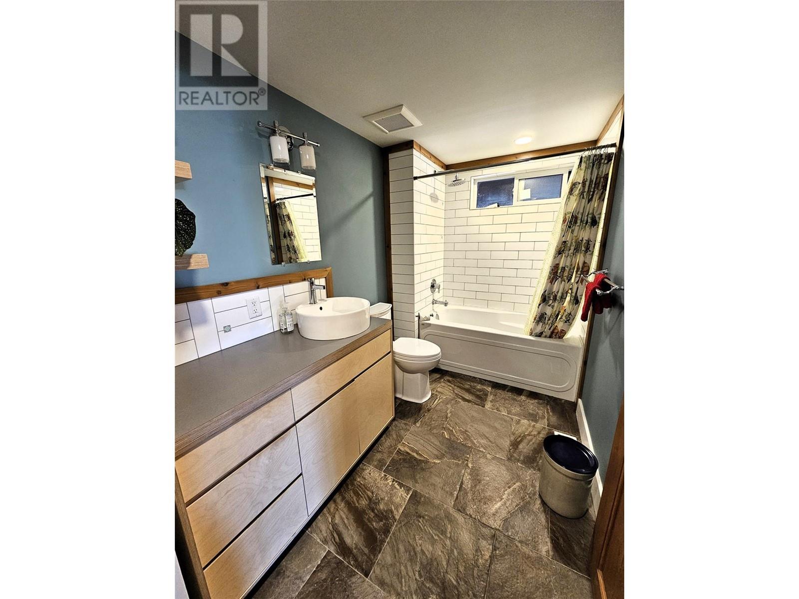 2034 Cliff Street, Rossland, British Columbia  V0G 1Y0 - Photo 14 - 10344722