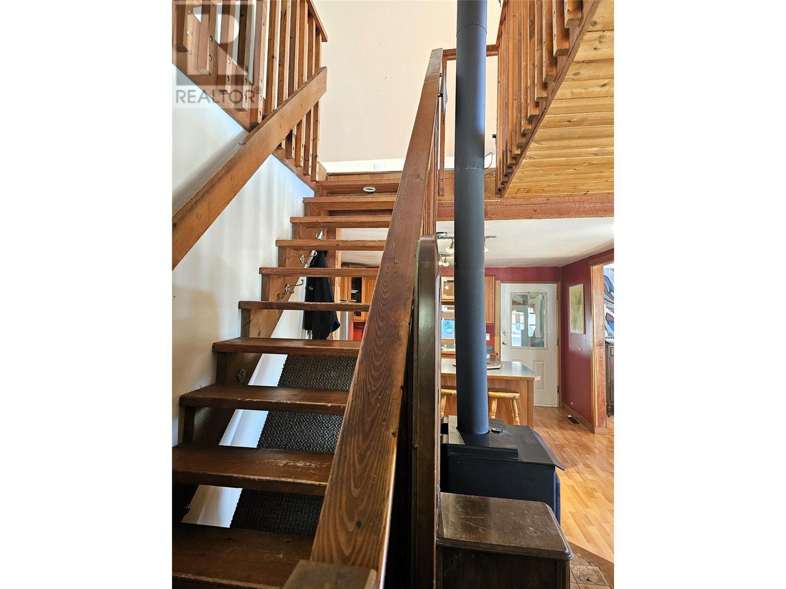 2034 Cliff Street, Rossland, British Columbia  V0G 1Y0 - Photo 17 - 10344722