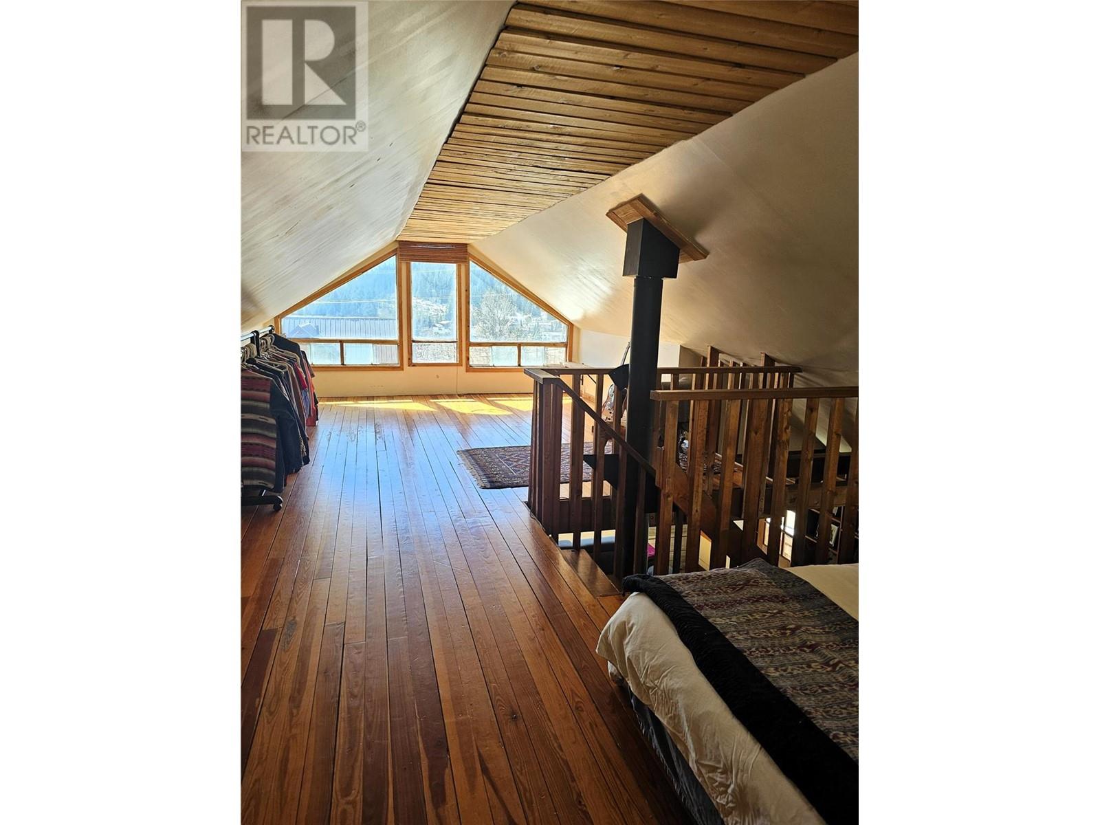 2034 Cliff Street, Rossland, British Columbia  V0G 1Y0 - Photo 18 - 10344722