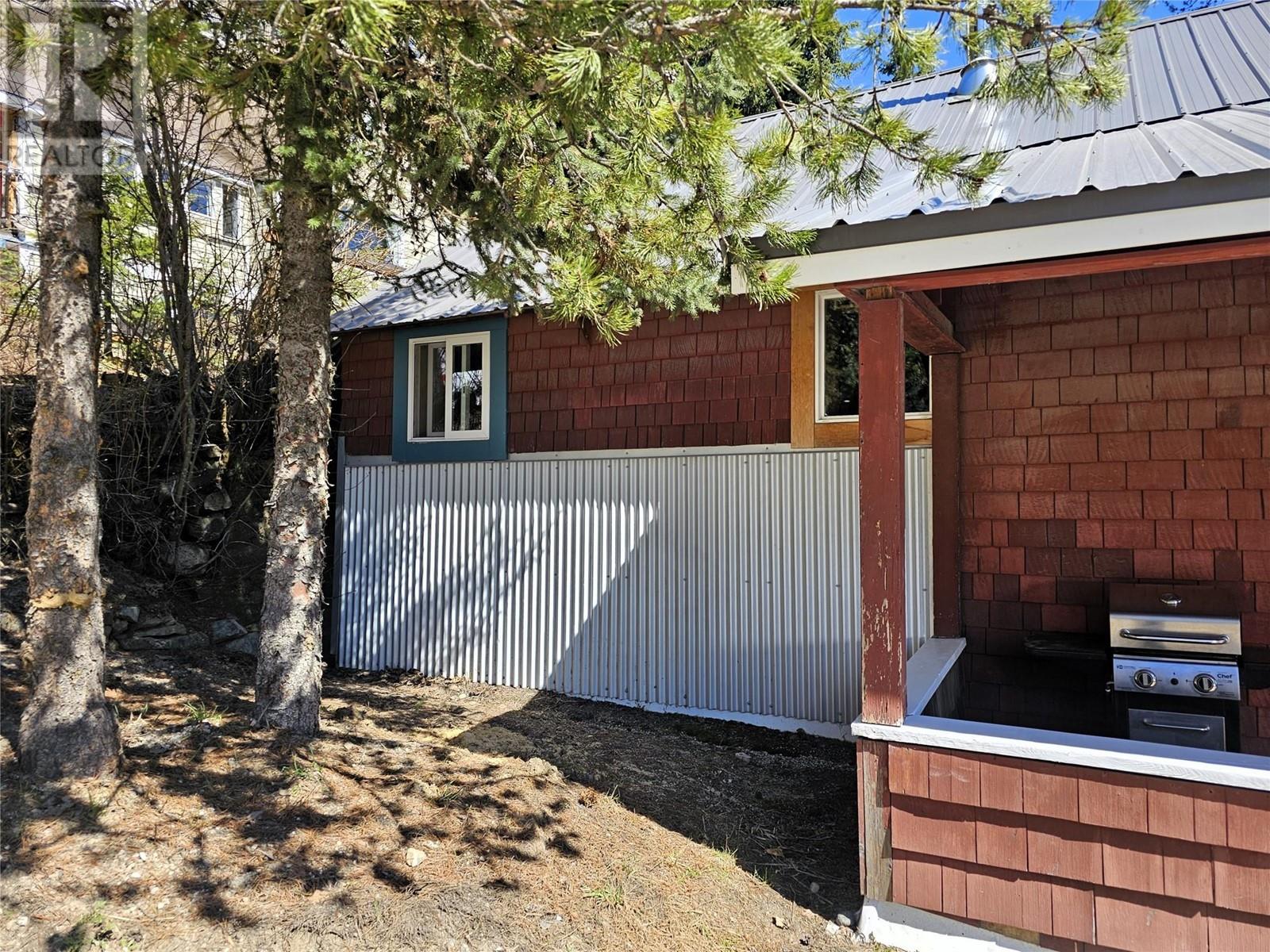 2034 Cliff Street, Rossland, British Columbia  V0G 1Y0 - Photo 24 - 10344722