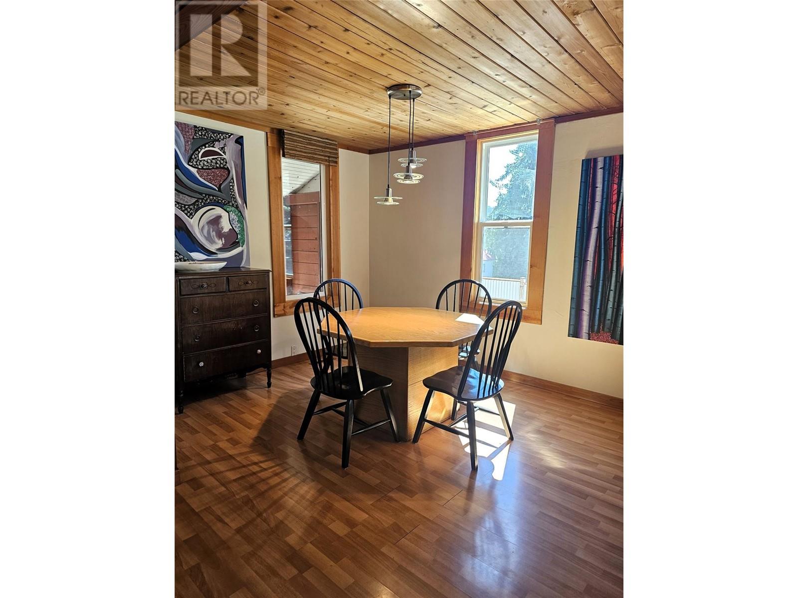 2034 Cliff Street, Rossland, British Columbia  V0G 1Y0 - Photo 5 - 10344722