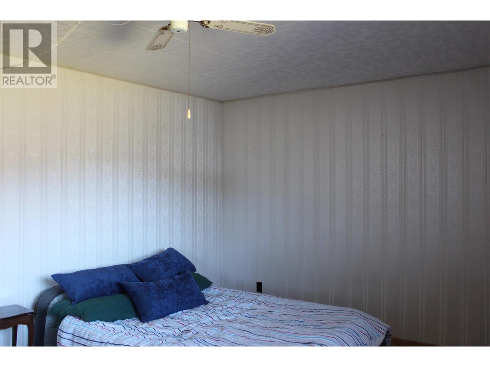 208 Maple Street, Fauquier, British Columbia  V0G 1K0 - Photo 12 - 10344804