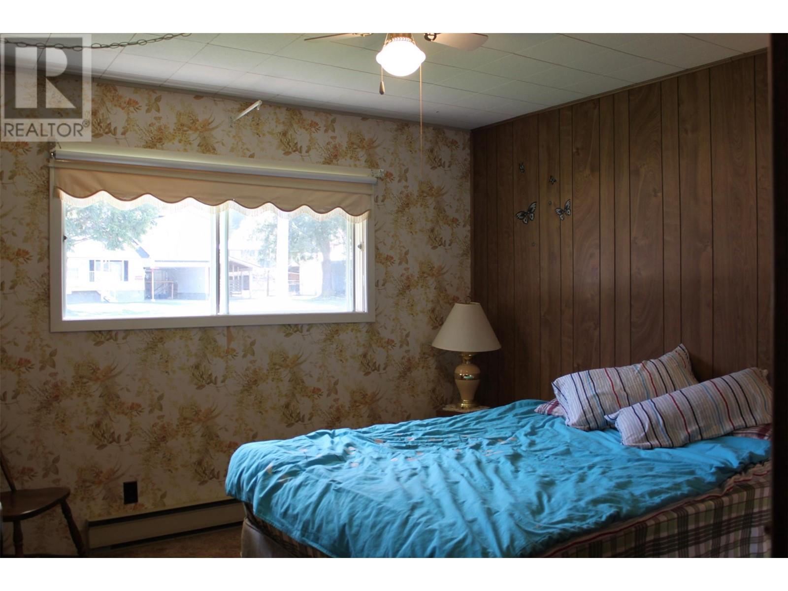 208 Maple Street, Fauquier, British Columbia  V0G 1K0 - Photo 15 - 10344804