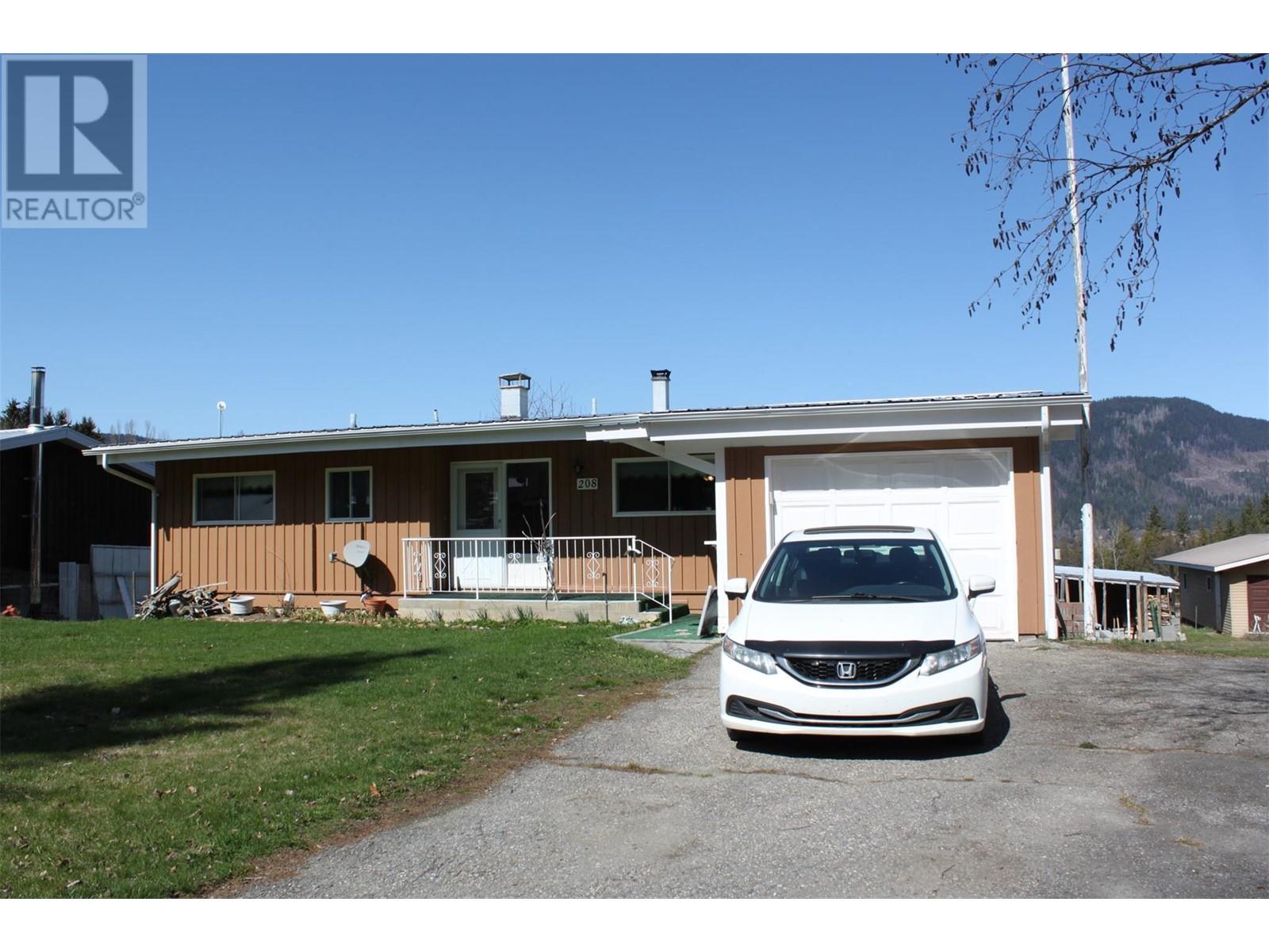 208 Maple Street, Fauquier, British Columbia  V0G 1K0 - Photo 22 - 10344804