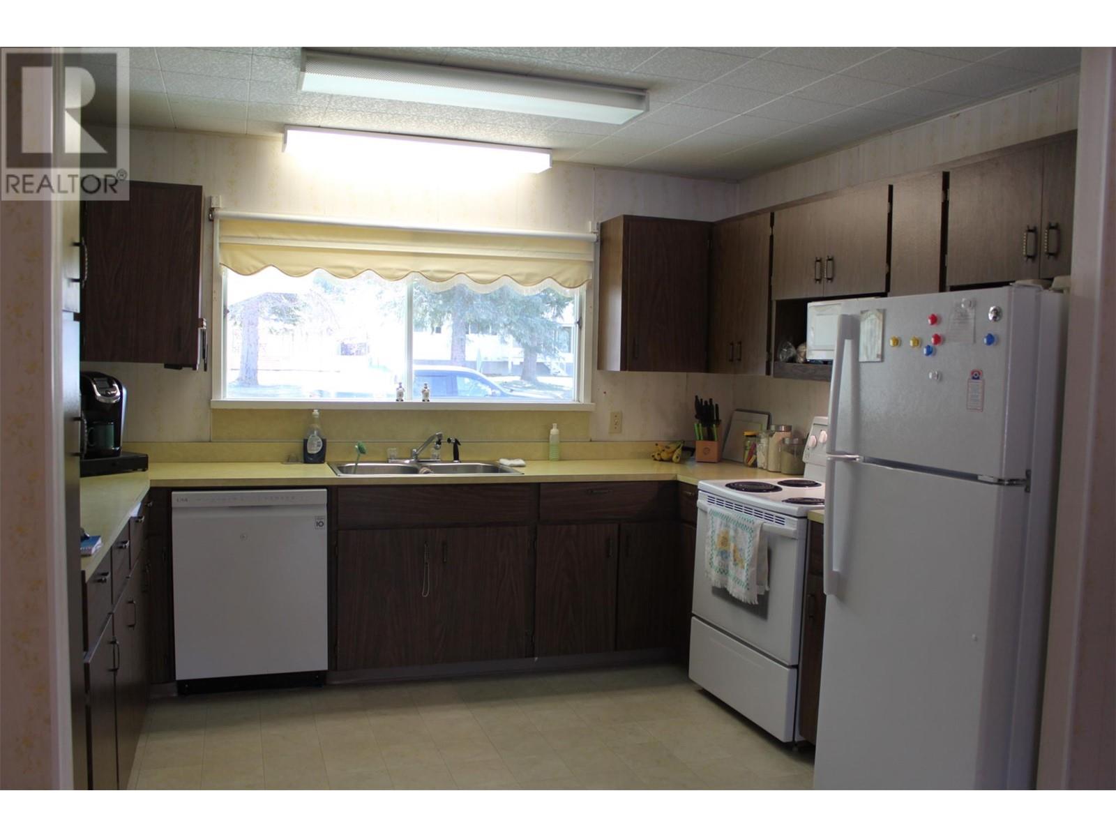 208 Maple Street, Fauquier, British Columbia  V0G 1K0 - Photo 6 - 10344804