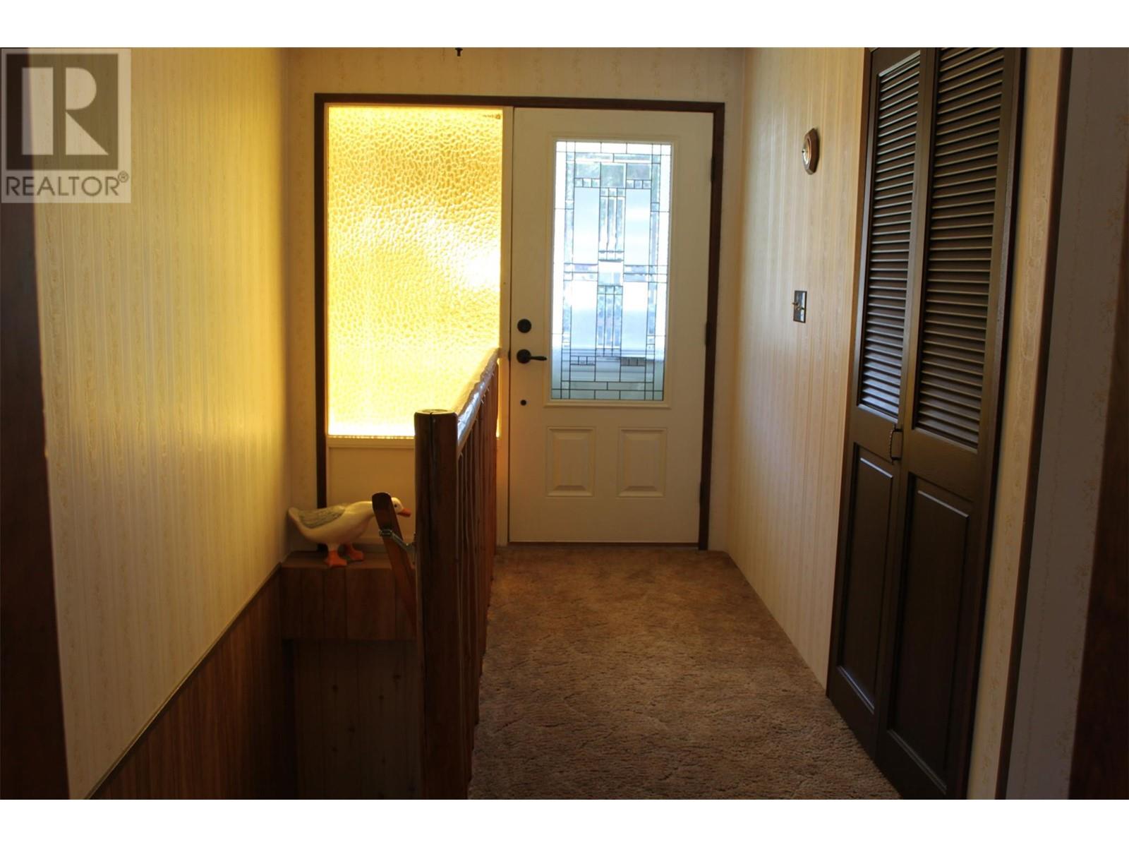 208 Maple Street, Fauquier, British Columbia  V0G 1K0 - Photo 9 - 10344804