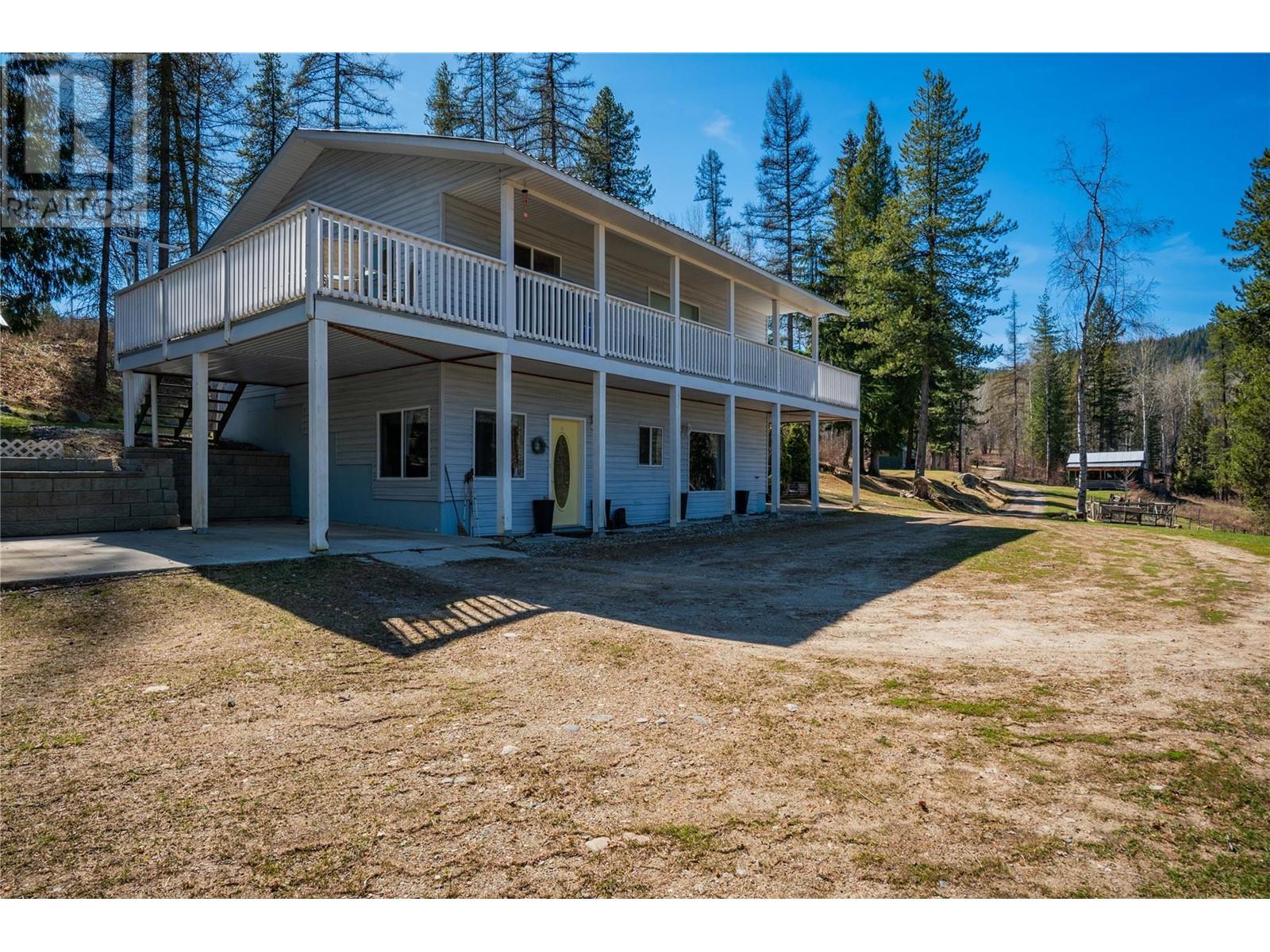 4155 Casino Road, Trail, British Columbia  V1R 4X3 - Photo 1 - 10344269