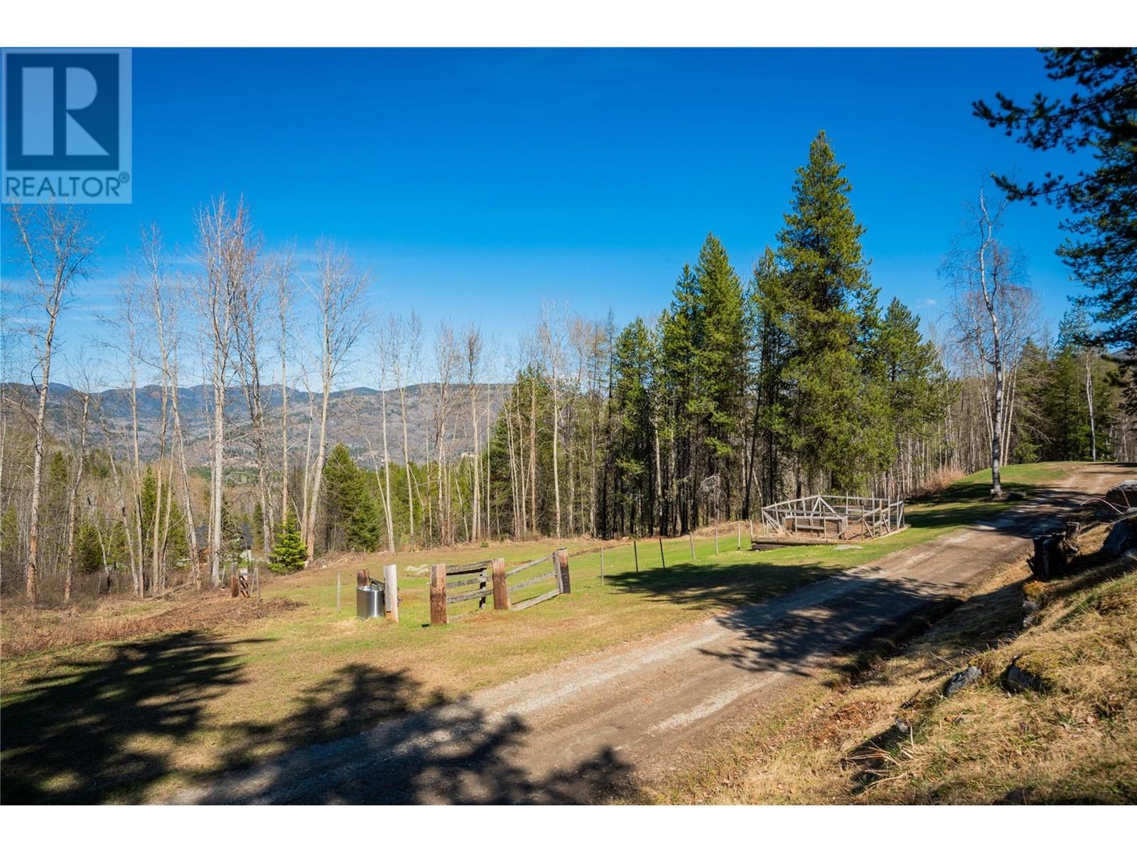 4155 Casino Road, Trail, British Columbia  V1R 4X3 - Photo 36 - 10344269