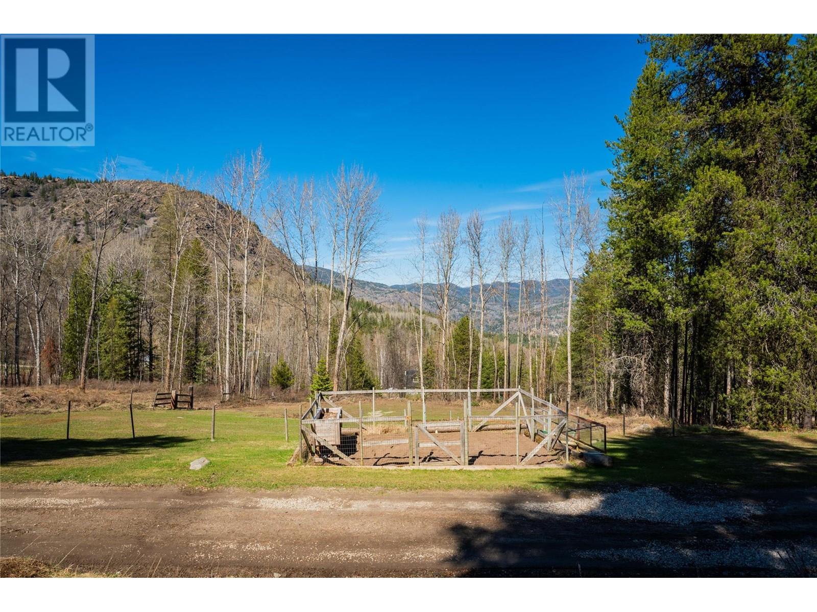 4155 Casino Road, Trail, British Columbia  V1R 4X3 - Photo 40 - 10344269