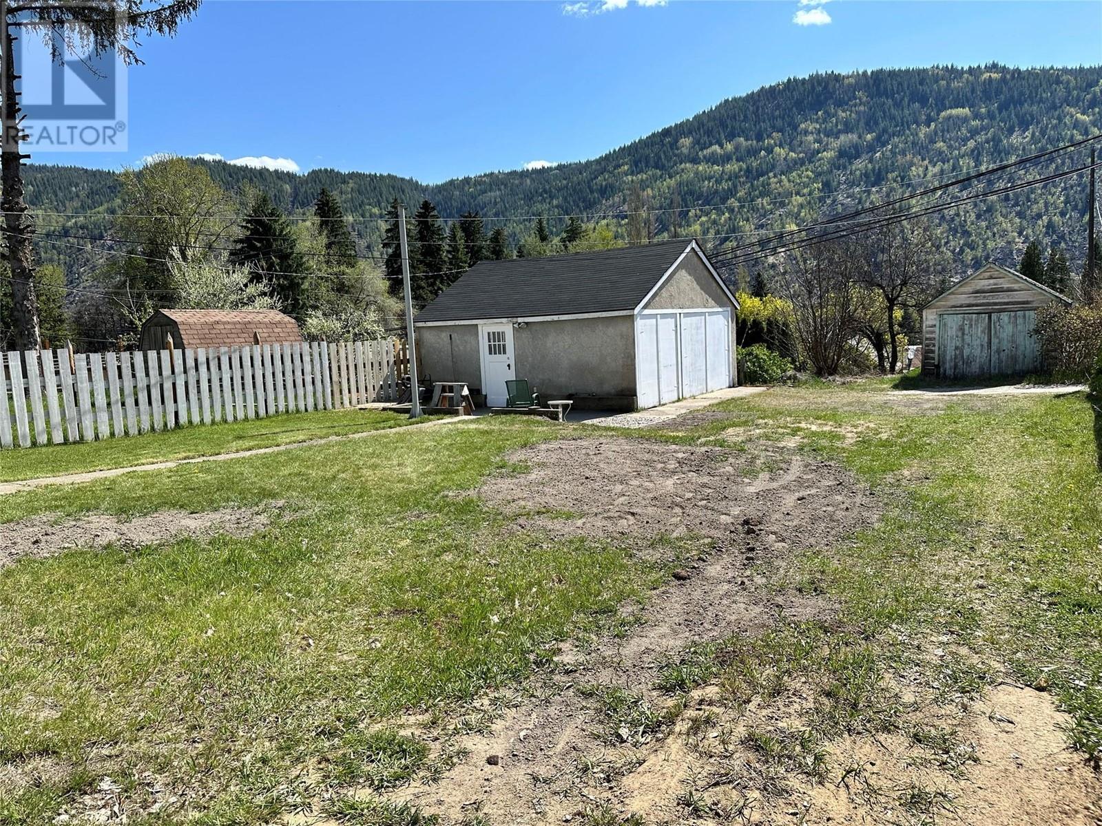 2264 Eighth Avenue, Trail, British Columbia  V1R 3E3 - Photo 20 - 10344990