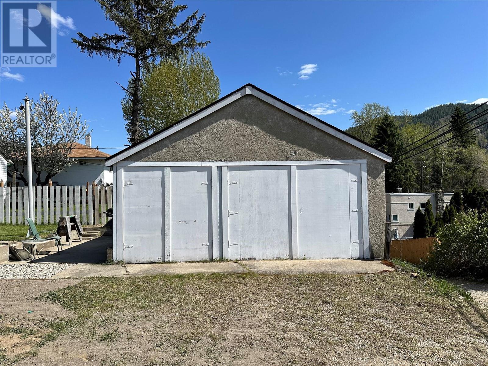 2264 Eighth Avenue, Trail, British Columbia  V1R 3E3 - Photo 23 - 10344990