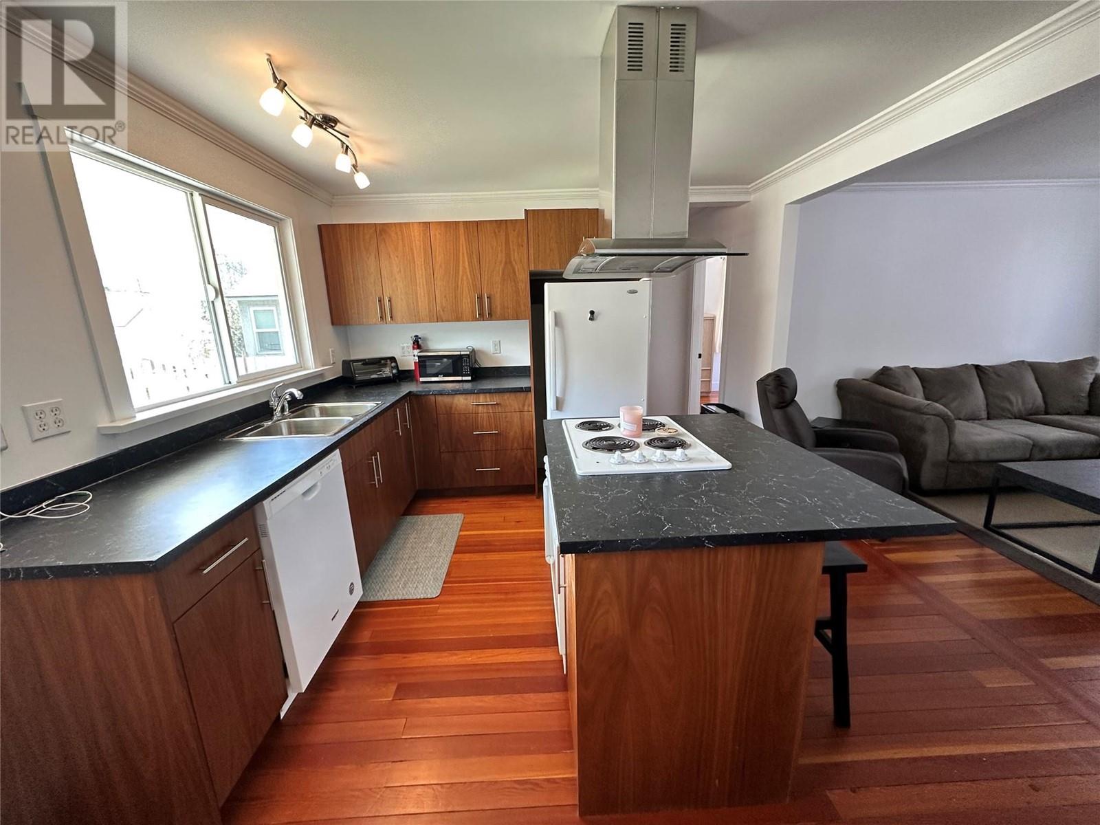 2264 Eighth Avenue, Trail, British Columbia  V1R 3E3 - Photo 6 - 10344990