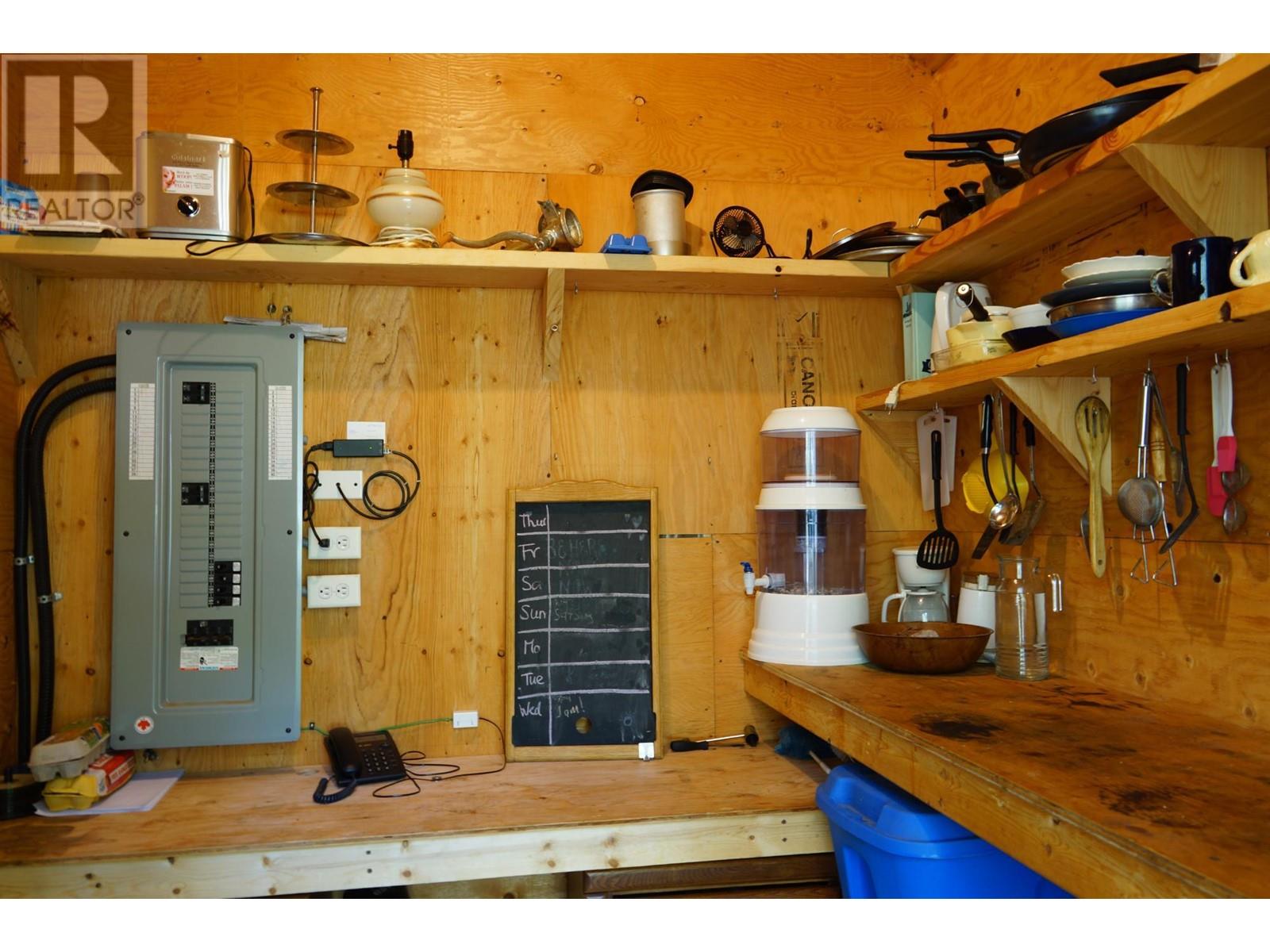 3975 Barbados Road, Crescent Valley, British Columbia  V0G 2E0 - Photo 15 - 10344830