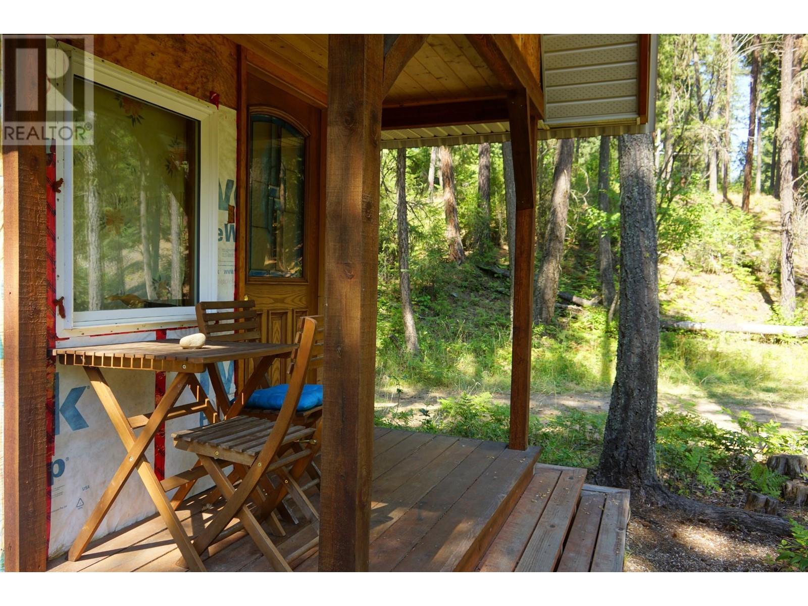 3975 Barbados Road, Crescent Valley, British Columbia  V0G 2E0 - Photo 6 - 10344830