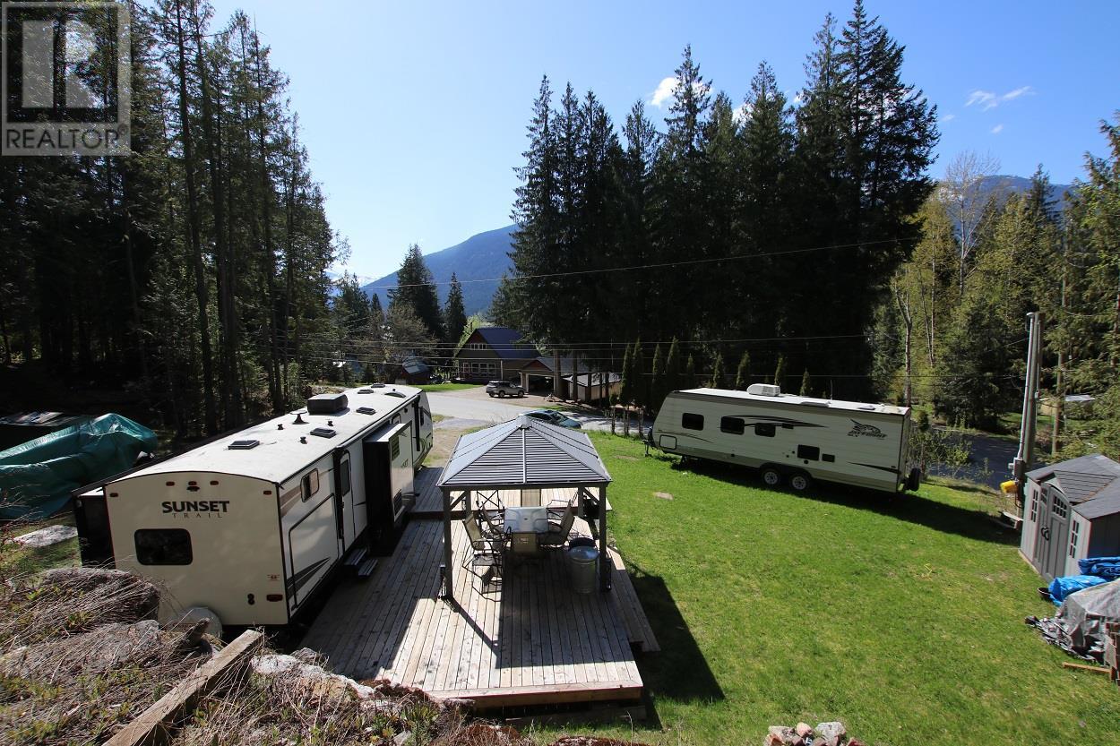 483 Bayview Road, Nakusp, British Columbia  V0G 1R1 - Photo 1 - 10344833