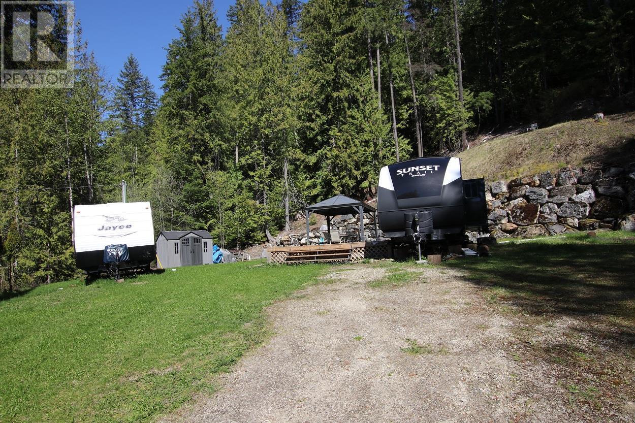 483 Bayview Road, Nakusp, British Columbia  V0G 1R1 - Photo 2 - 10344833