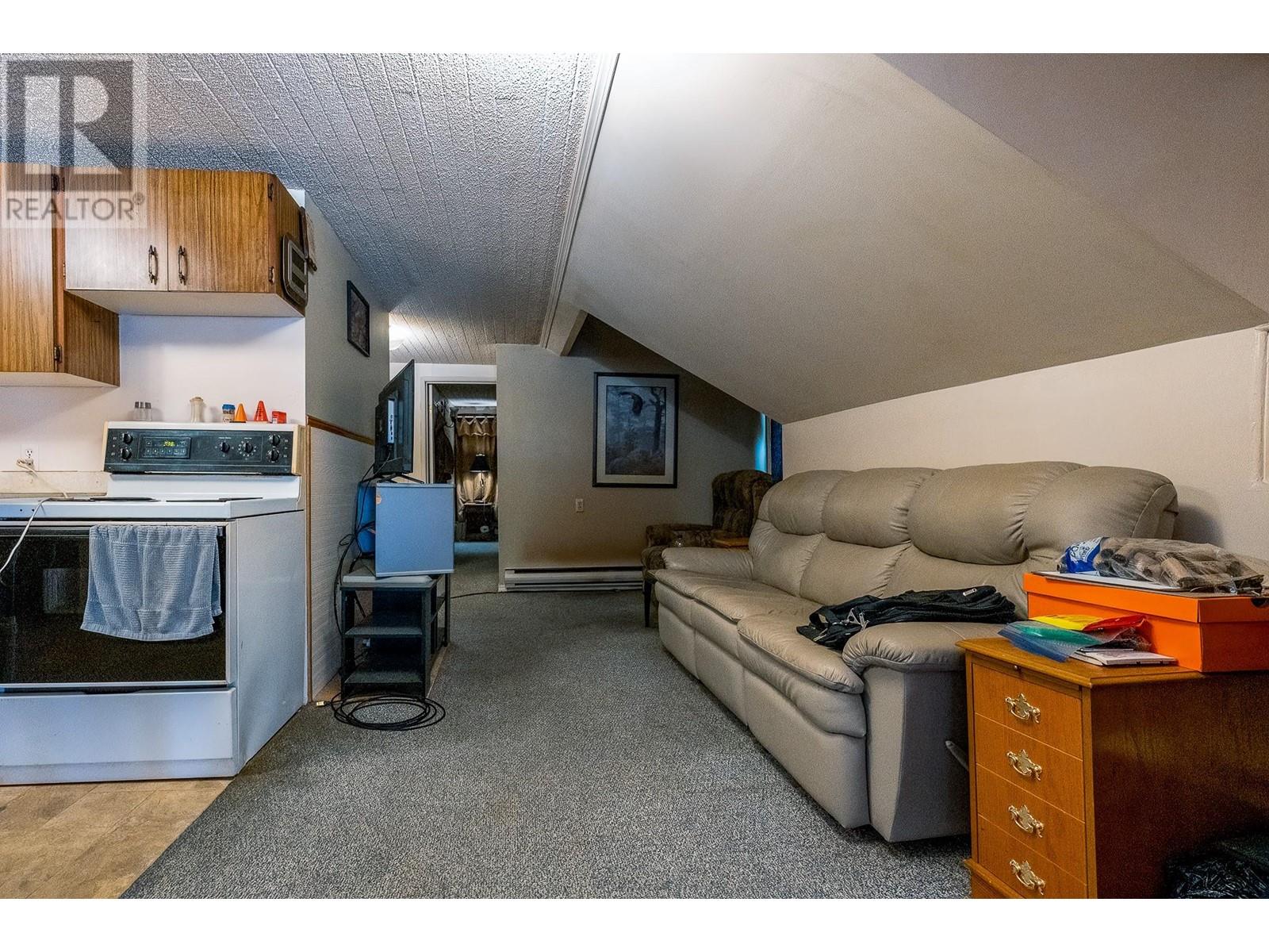 792 Rossland Avenue, Trail, British Columbia  V1R 3N3 - Photo 55 - 10344987