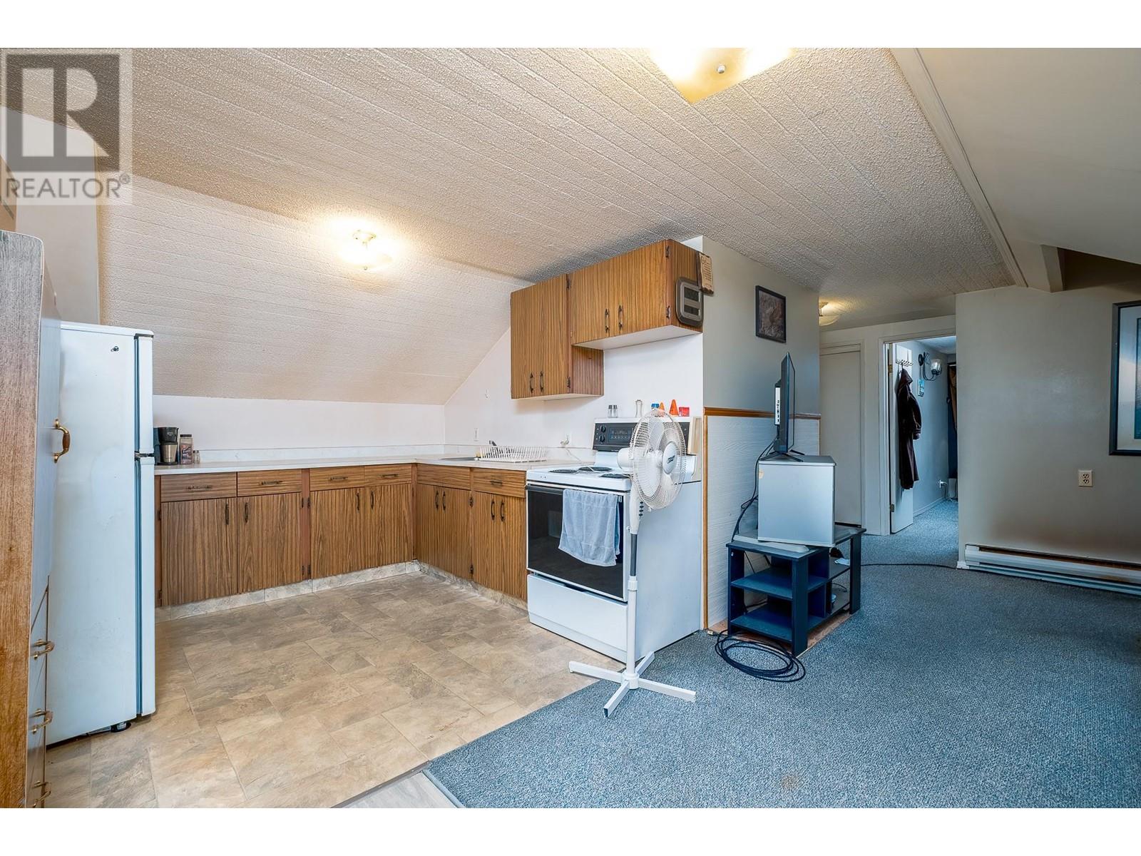 792 Rossland Avenue, Trail, British Columbia  V1R 3N3 - Photo 57 - 10344987