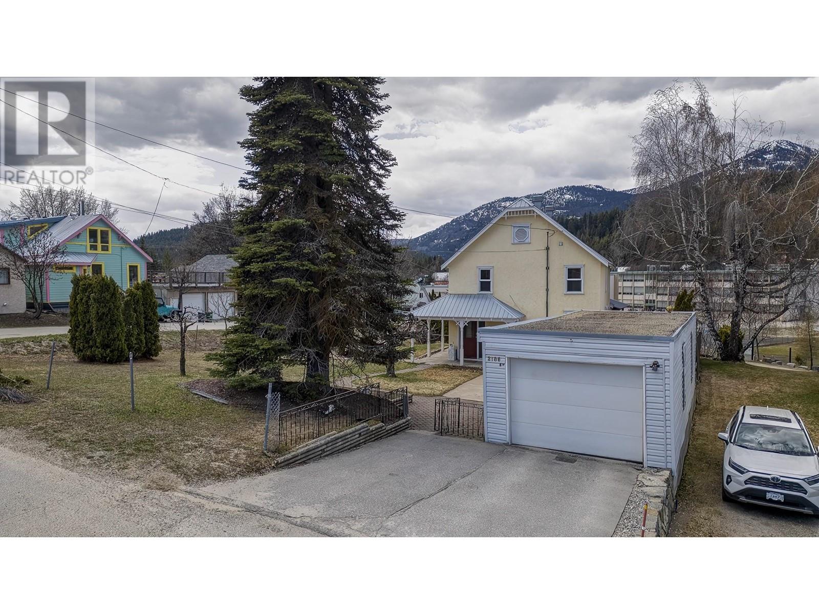 2186 Fourth Avenue, Rossland, British Columbia  V0G 1Y0 - Photo 14 - 10344773