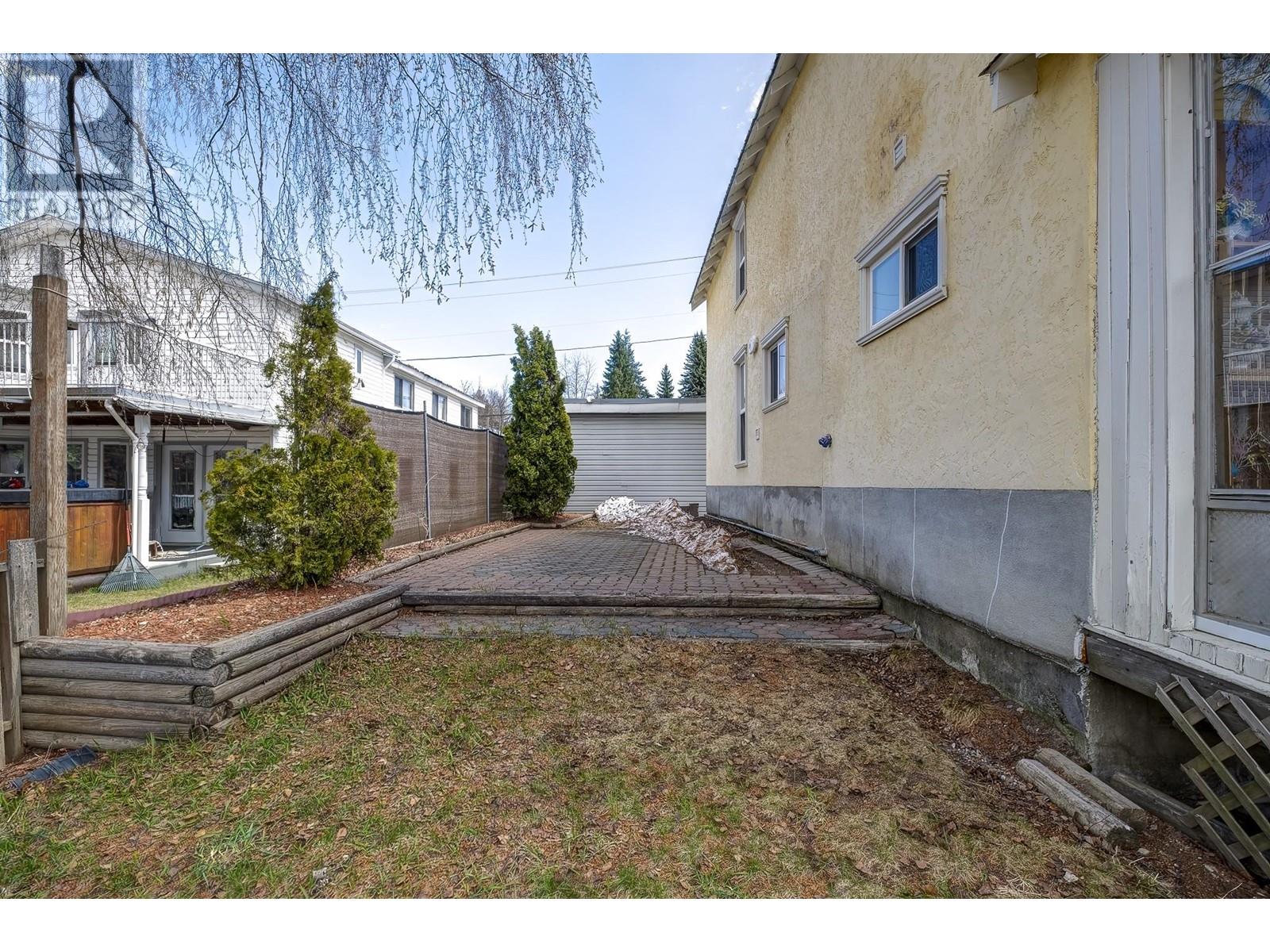 2186 Fourth Avenue, Rossland, British Columbia  V0G 1Y0 - Photo 4 - 10344773