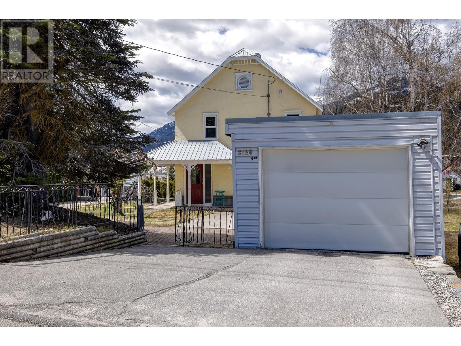 2186 Fourth Avenue, Rossland, British Columbia  V0G 1Y0 - Photo 5 - 10344773