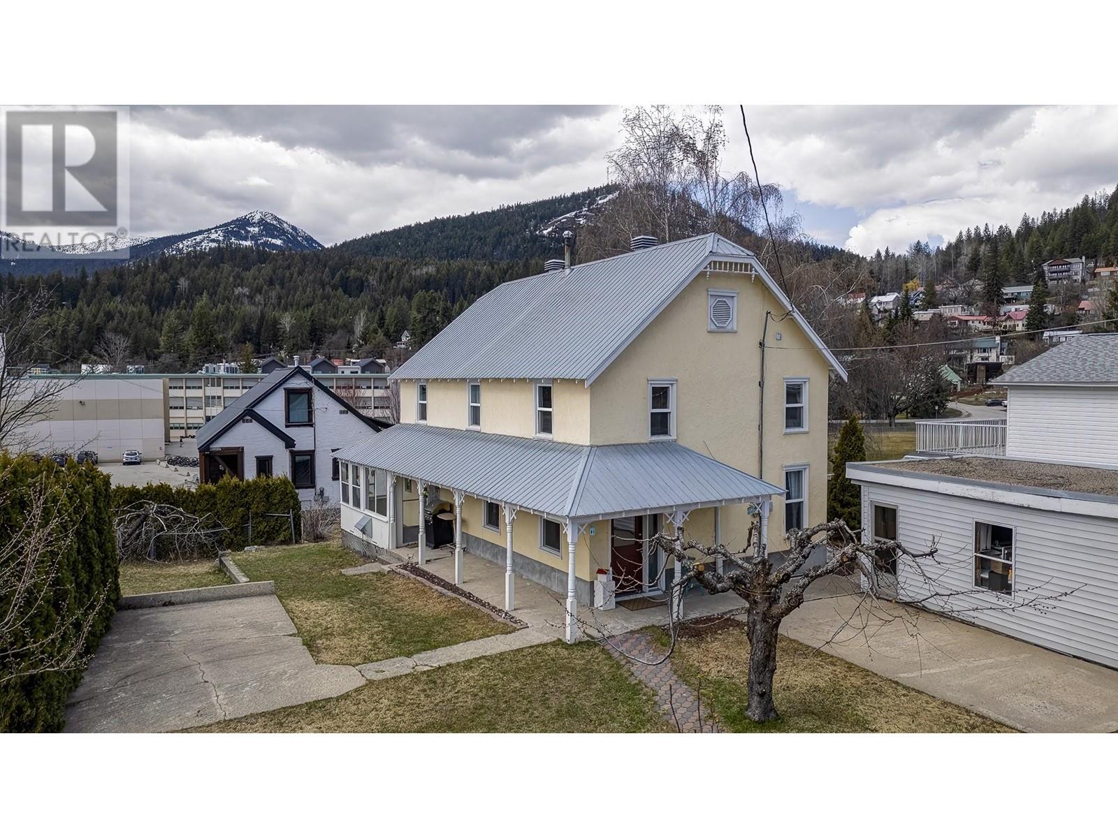2186 Fourth Avenue, Rossland, British Columbia  V0G 1Y0 - Photo 6 - 10344773