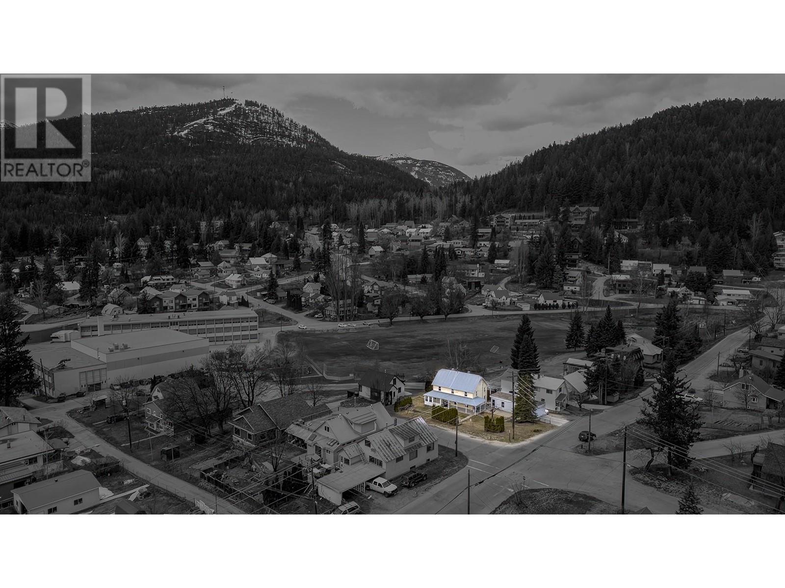 2186 Fourth Avenue, Rossland, British Columbia  V0G 1Y0 - Photo 7 - 10344773