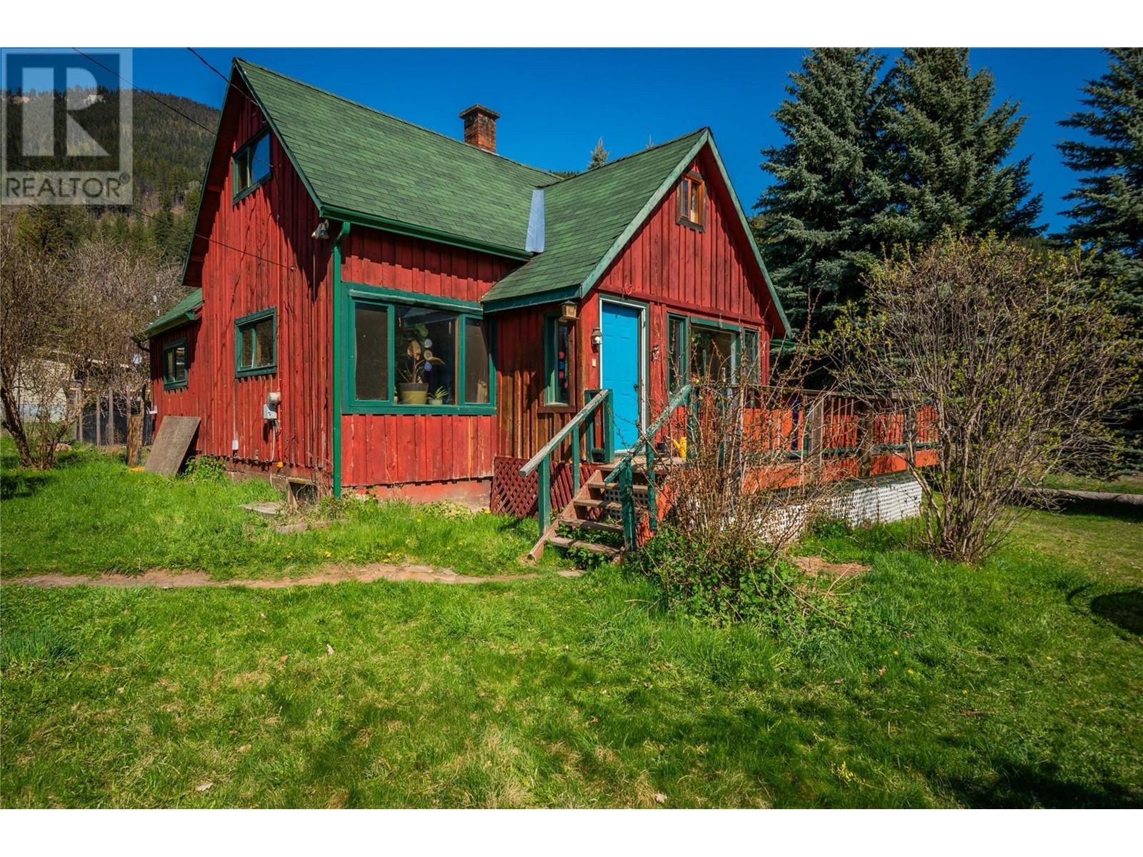 131 Washington Street N, Kaslo, British Columbia  V0G 1M0 - Photo 1 - 10344624