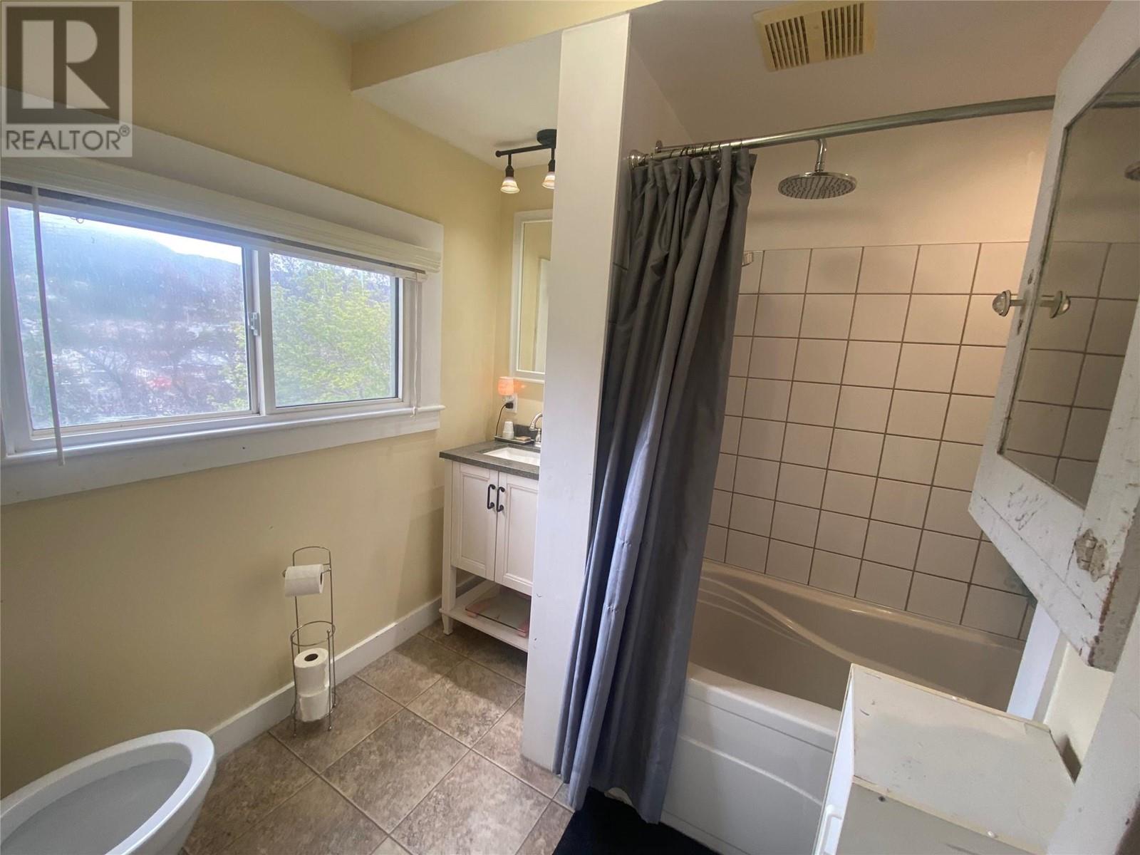 1205 Green Avenue, Trail, British Columbia  V1R 4J9 - Photo 16 - 10344936