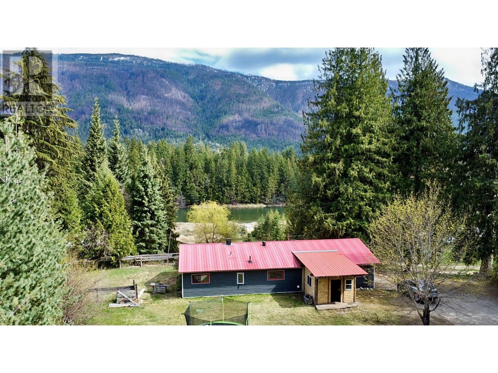8832 Slocan West Rd Slocan West Road, Slocan, British Columbia  V0G 2C0 - Photo 1 - 10345172