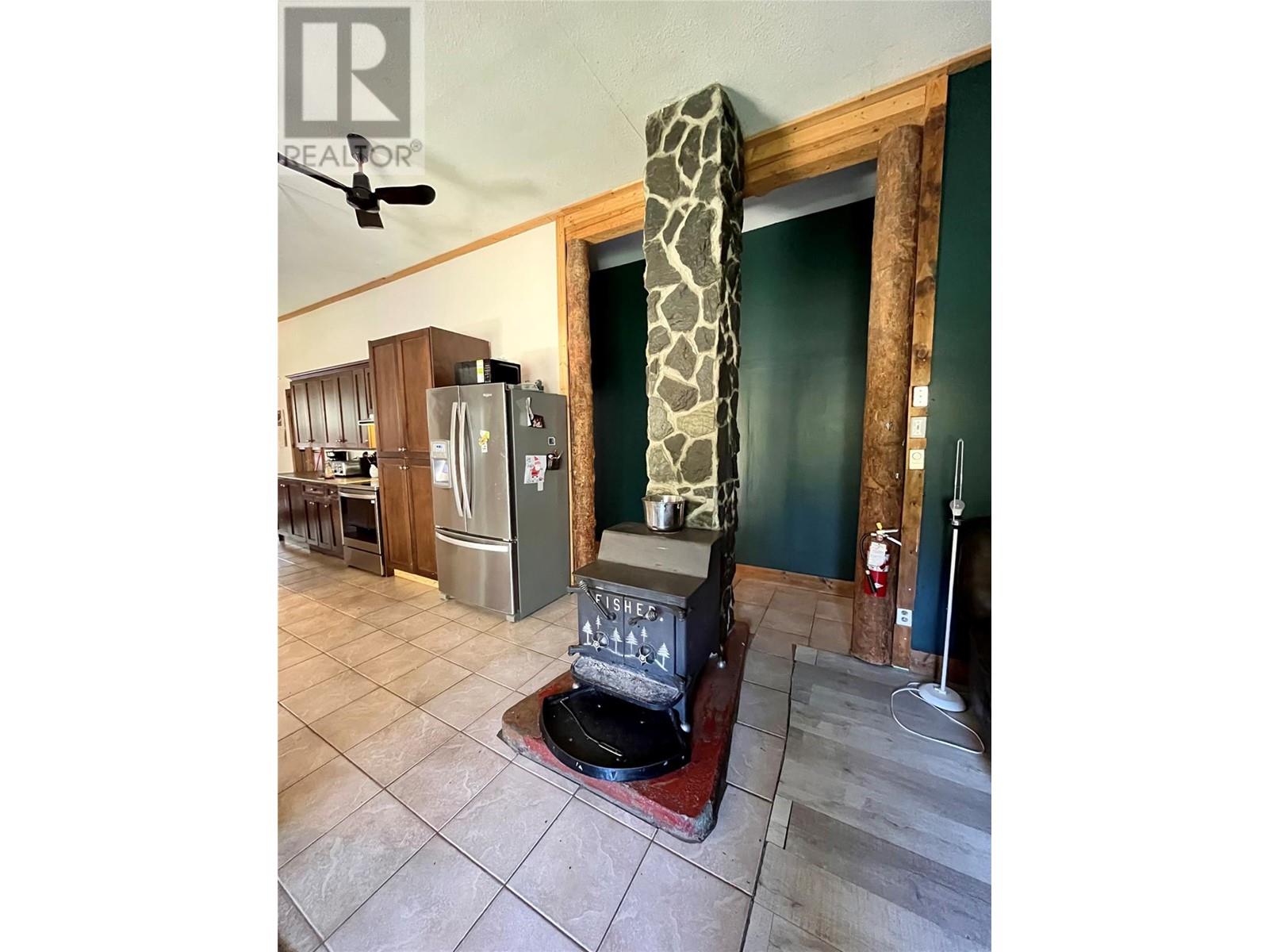 8832 Slocan West Rd Slocan West Road, Slocan, British Columbia  V0G 2C0 - Photo 11 - 10345172