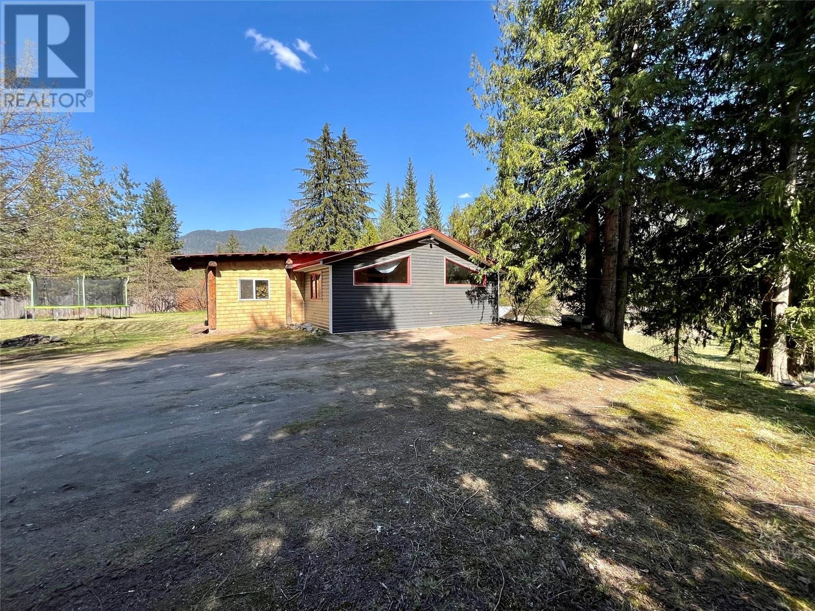 8832 Slocan West Rd Slocan West Road, Slocan, British Columbia  V0G 2C0 - Photo 19 - 10345172