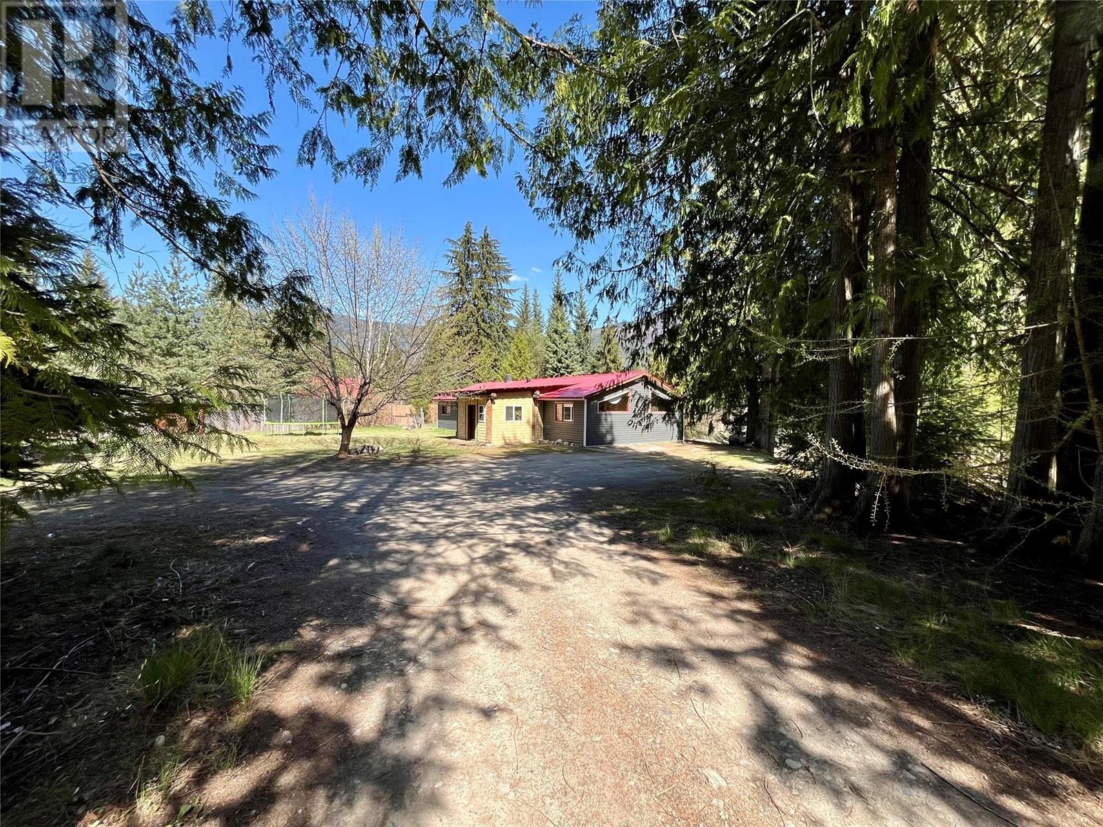8832 Slocan West Rd Slocan West Road, Slocan, British Columbia  V0G 2C0 - Photo 3 - 10345172