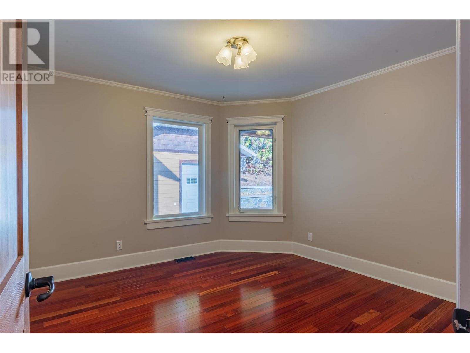 635 Highway 22 Highway, Rossland, British Columbia  V0G 1Y0 - Photo 17 - 10345176