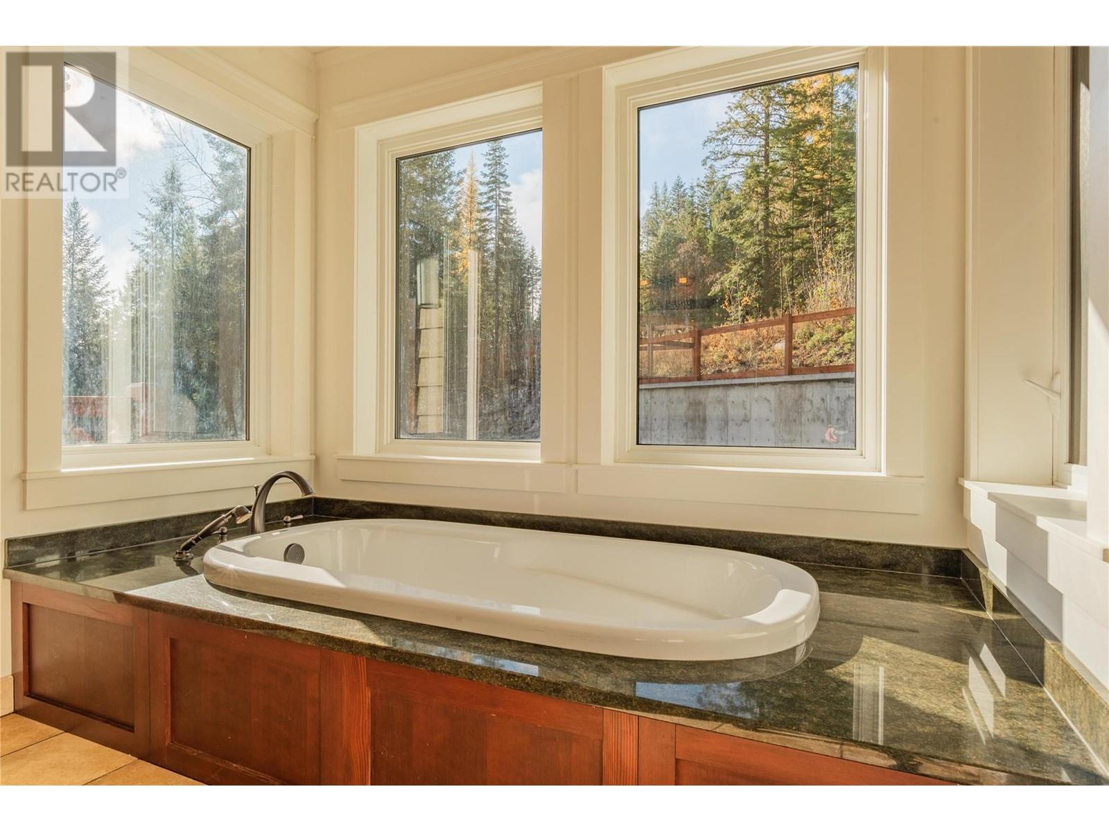 635 Highway 22 Highway, Rossland, British Columbia  V0G 1Y0 - Photo 28 - 10345176