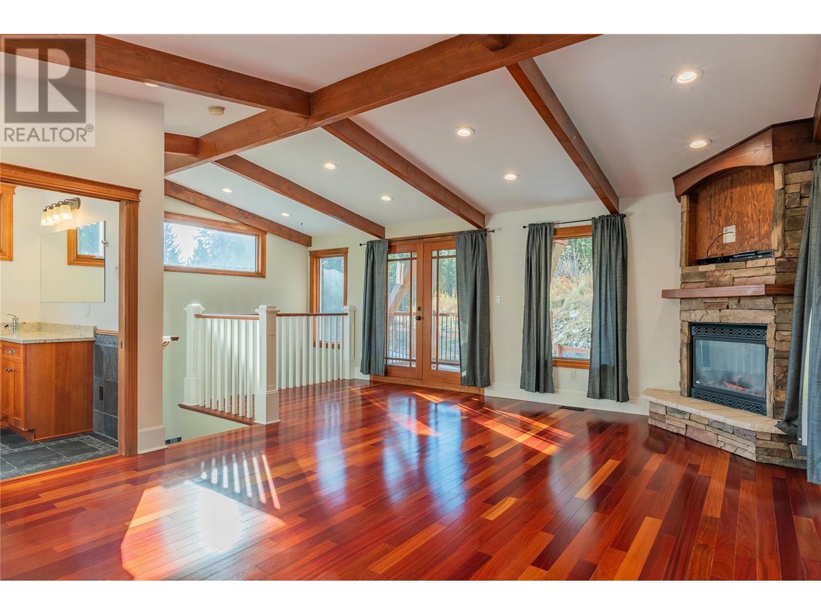 635 Highway 22 Highway, Rossland, British Columbia  V0G 1Y0 - Photo 31 - 10345176